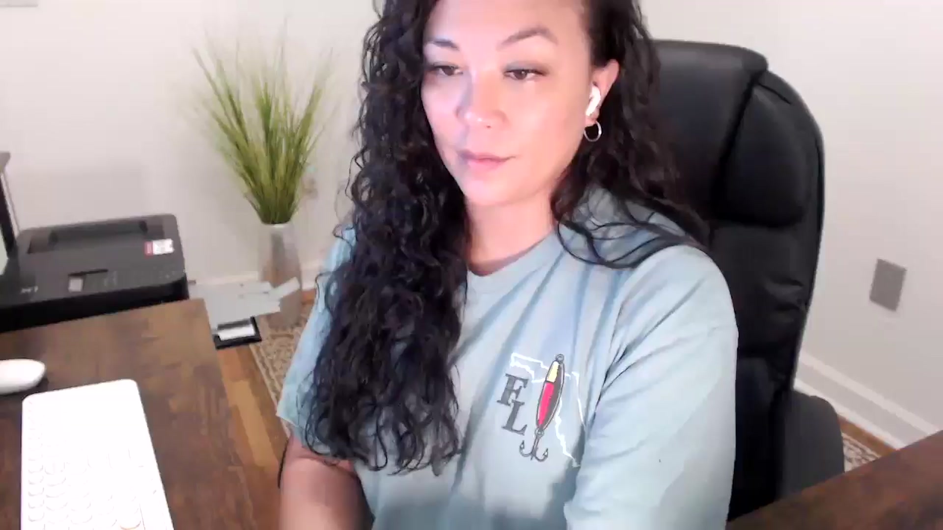Gallery image thumbnail from MickaylaStar's myfreecams stream on, 04/01/2026, 18:25 image 19 of 20