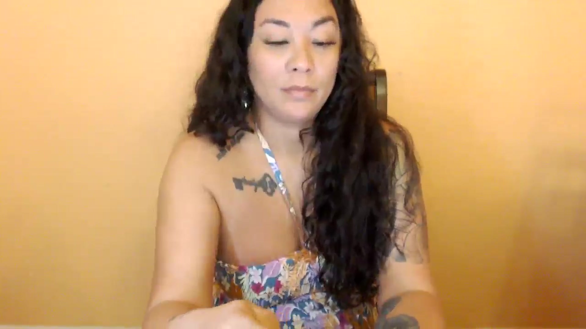 Gallery image thumbnail from MickaylaStar's myfreecams stream on, 04/13/2026, 18:12 image 15 of 20