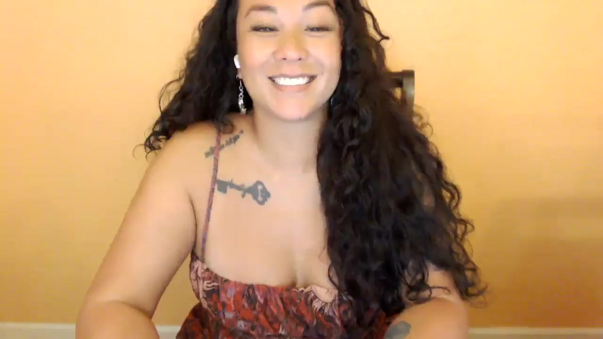 Gallery image thumbnail from MickaylaStar's myfreecams stream on, 04/14/2026, 20:35 image 13 of 20