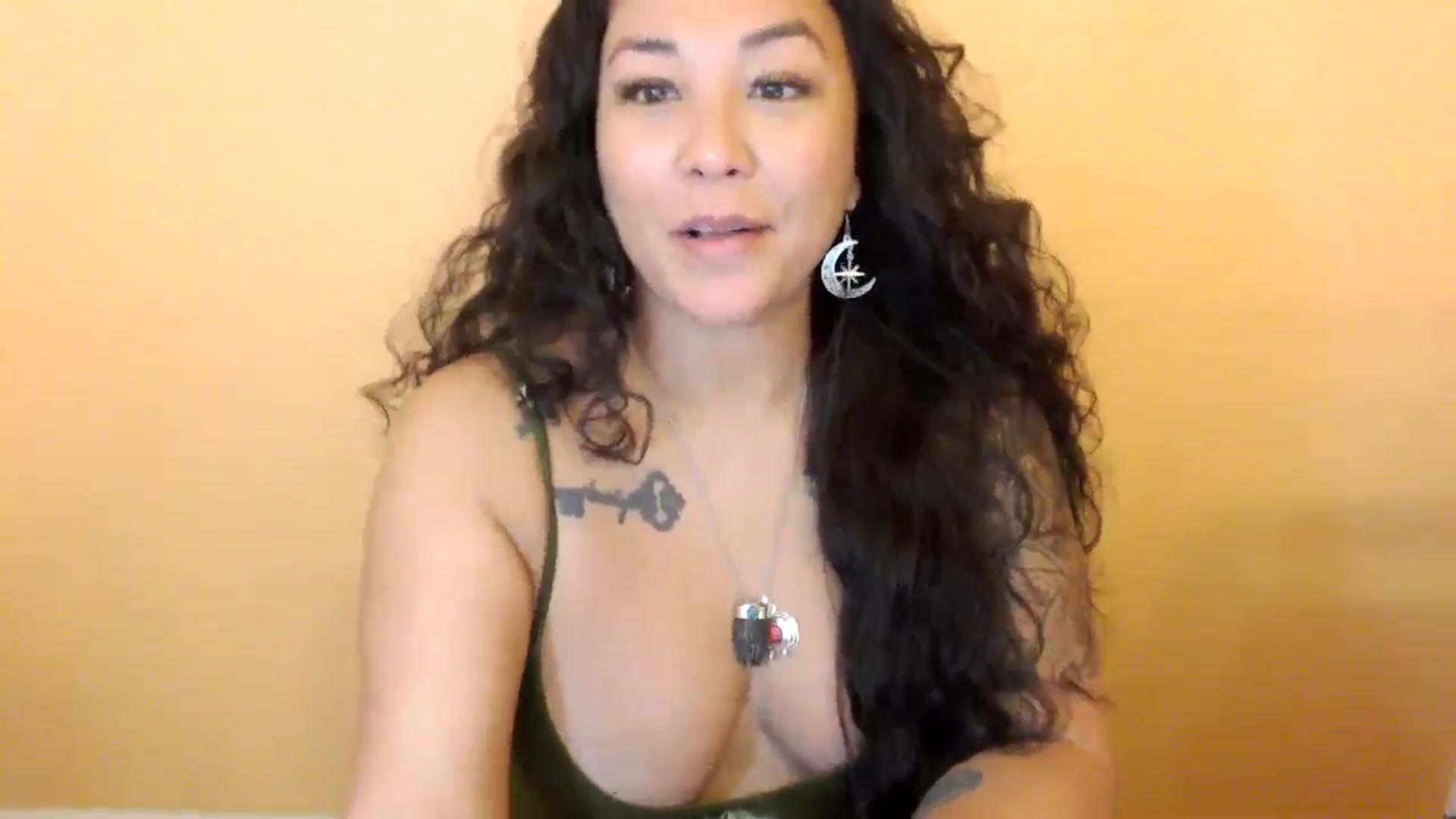 Gallery image thumbnail from MickaylaStar's myfreecams stream on, 04/15/2026, 17:10 image 14 of 20