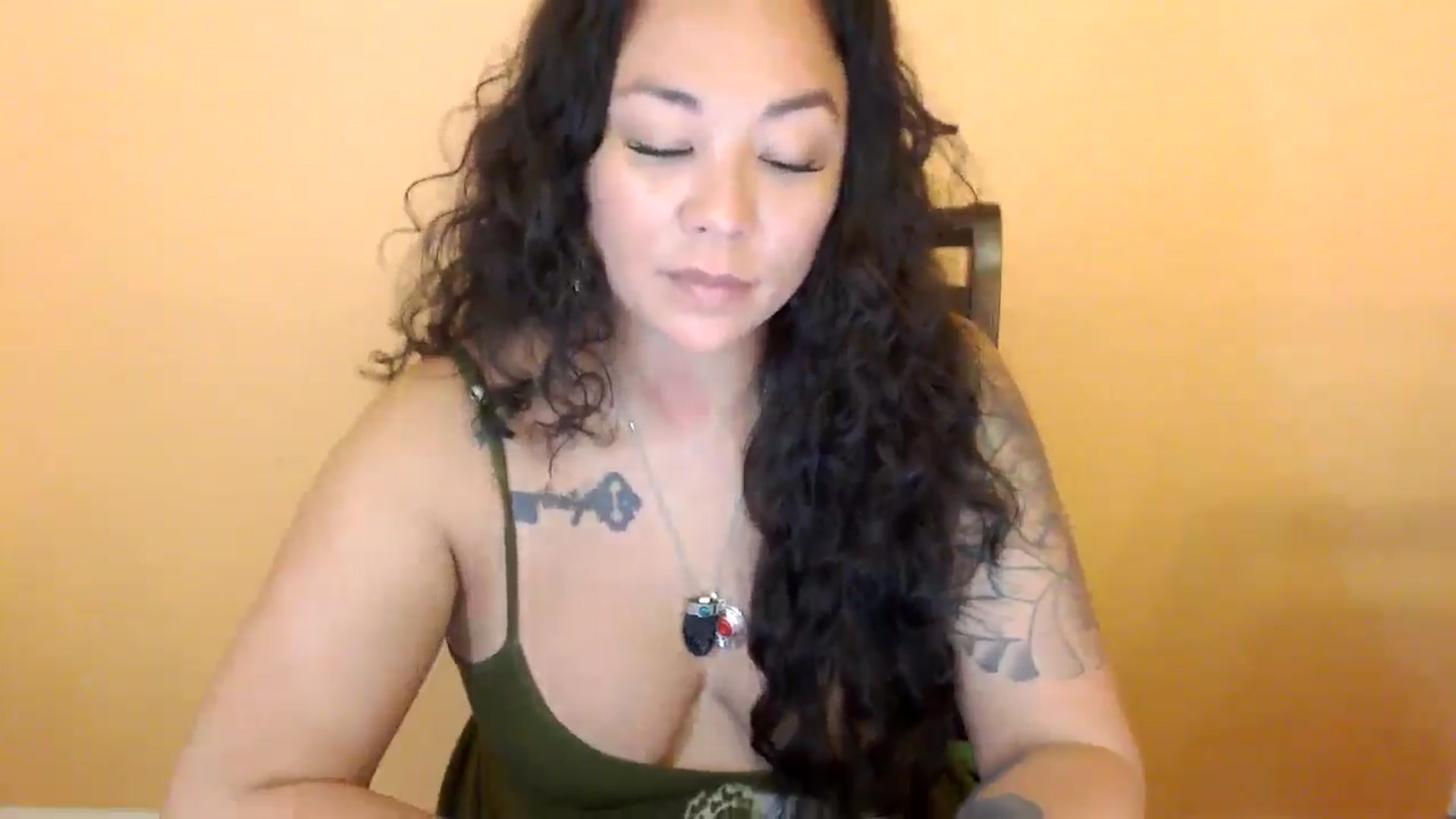 Gallery image thumbnail from MickaylaStar's myfreecams stream on, 04/15/2026, 17:52 image 18 of 20