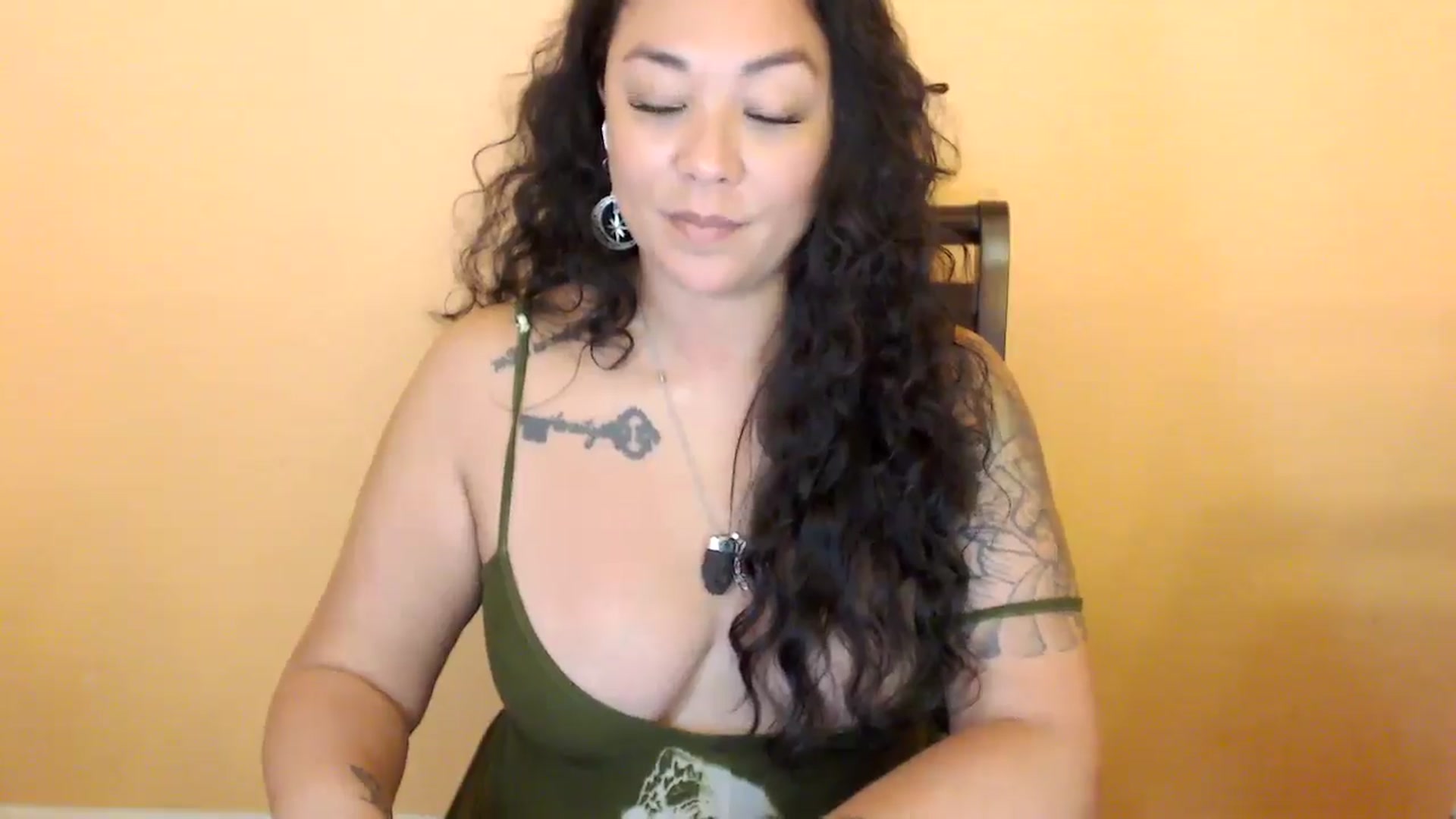 Gallery image thumbnail from MickaylaStar's myfreecams stream on, 04/15/2026, 18:16 image 6 of 20