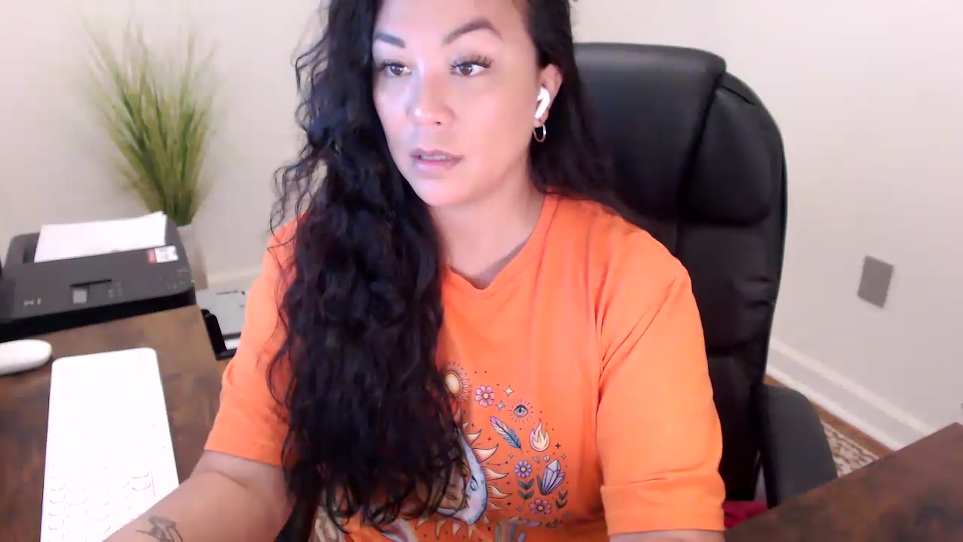 Gallery image thumbnail from MickaylaStar's myfreecams stream on, 04/24/2026, 17:02 image 11 of 20