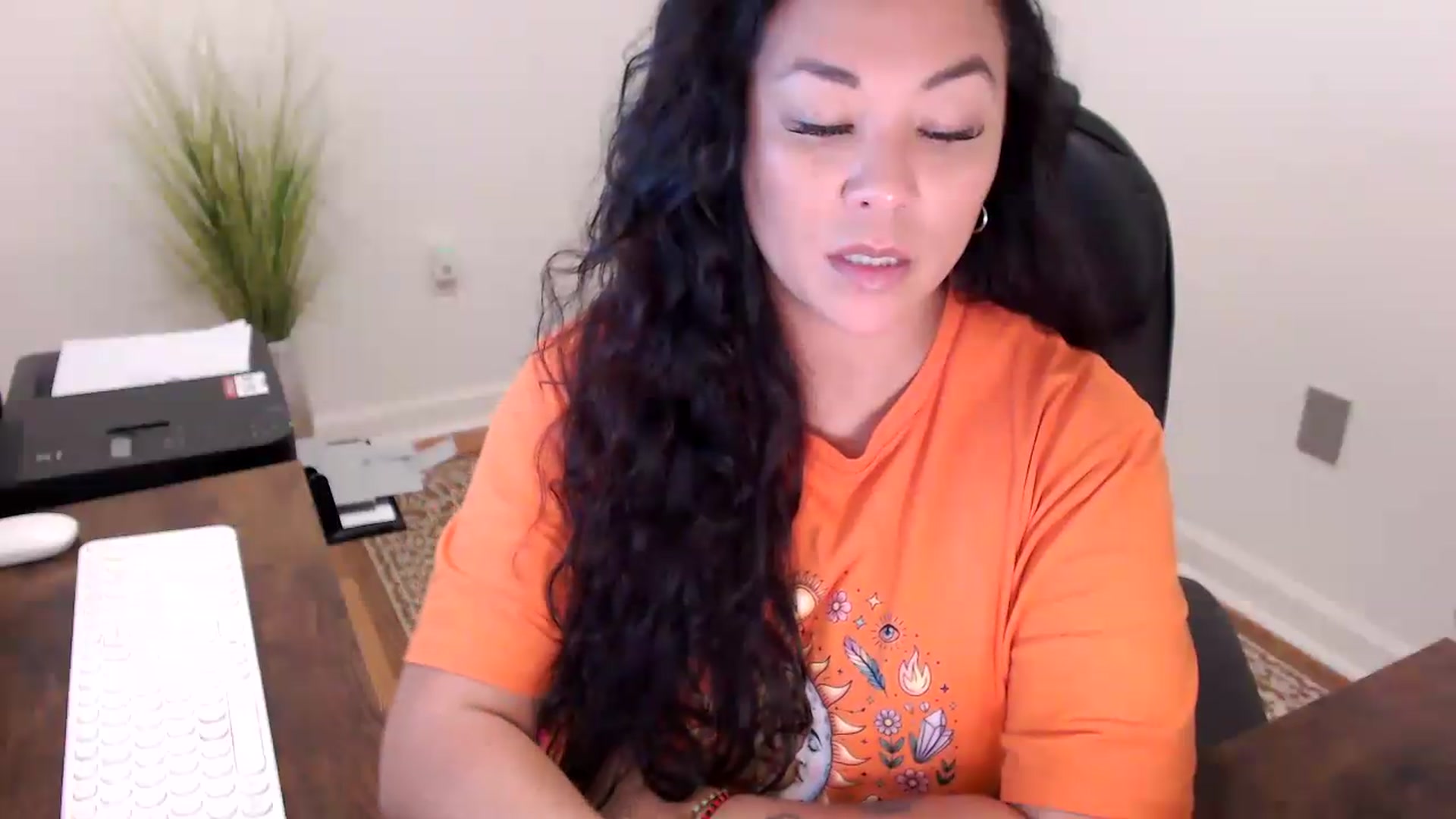 Gallery image thumbnail from MickaylaStar's myfreecams stream on, 04/24/2026, 17:02 image 15 of 20
