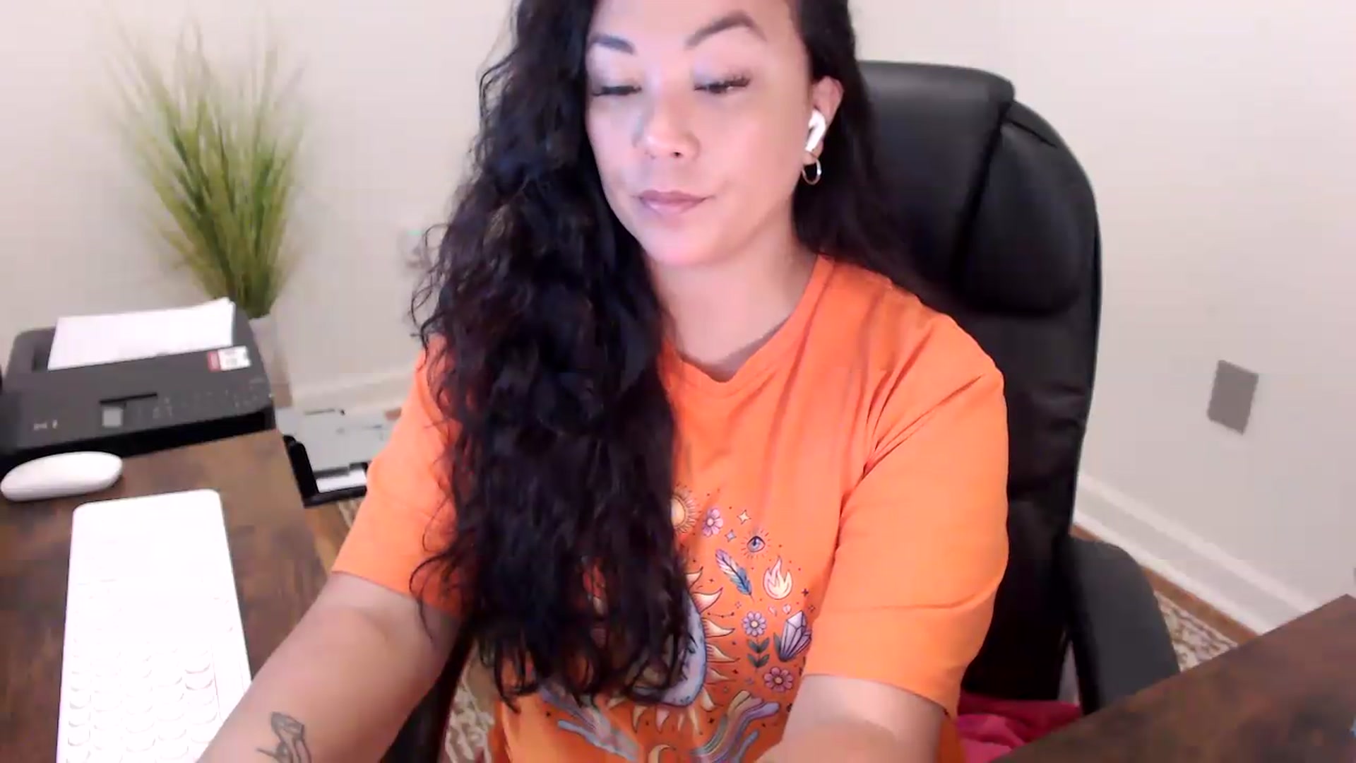 Gallery image thumbnail from MickaylaStar's myfreecams stream on, 04/24/2026, 17:02 image 3 of 20