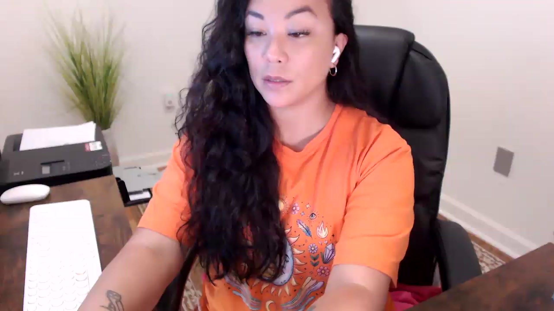 Gallery image thumbnail from MickaylaStar's myfreecams stream on, 04/24/2026, 17:02 image 4 of 20