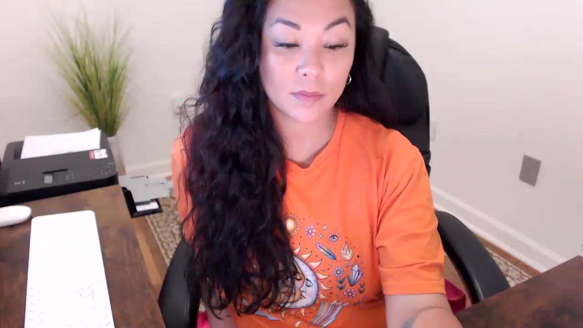 Gallery image thumbnail from MickaylaStar's myfreecams stream on, 04/24/2026, 17:02 image 17 of 20