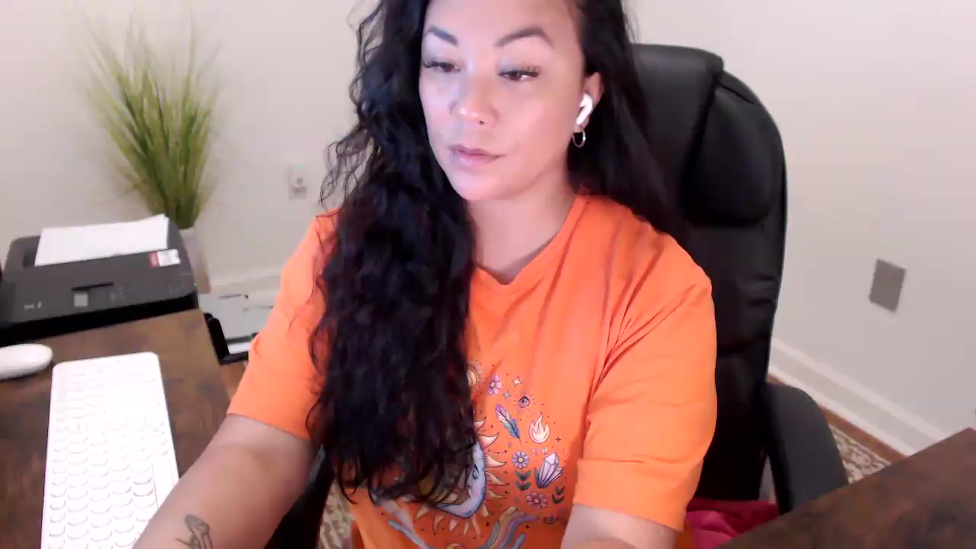 Gallery image thumbnail from MickaylaStar's myfreecams stream on, 04/24/2026, 17:02 image 16 of 20