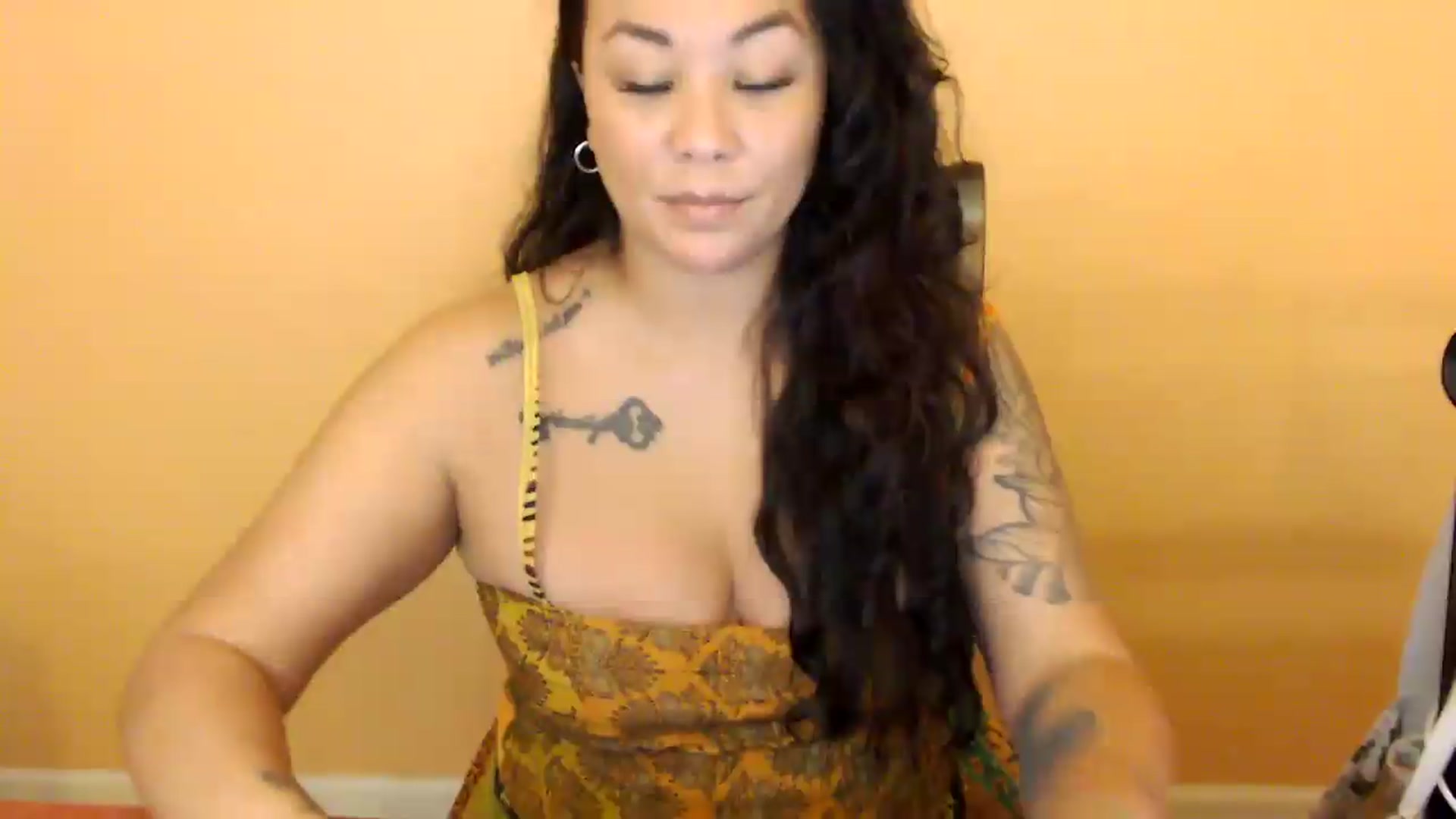 Gallery image thumbnail from MickaylaStar's myfreecams stream on, 04/24/2026, 21:56 image 16 of 20