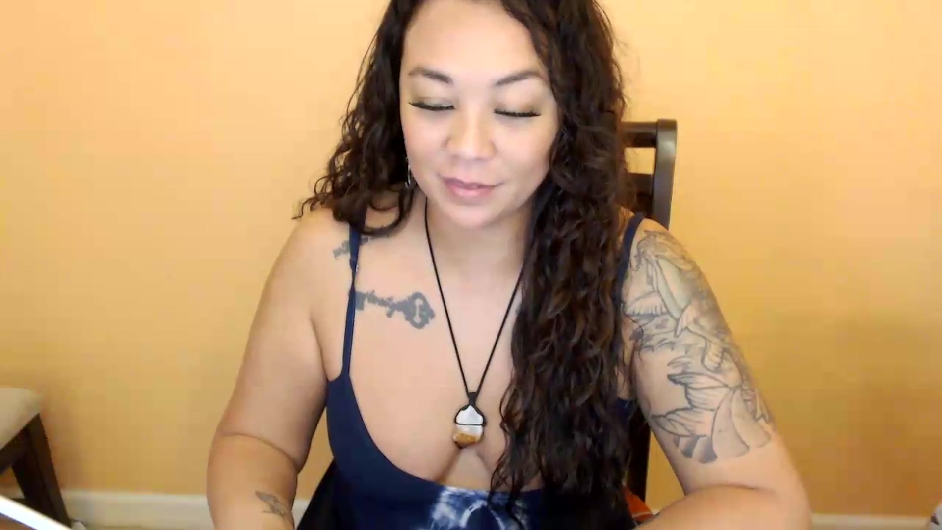 Gallery image thumbnail from MickaylaStar's myfreecams stream on, 05/06/2026, 20:30 image 12 of 20