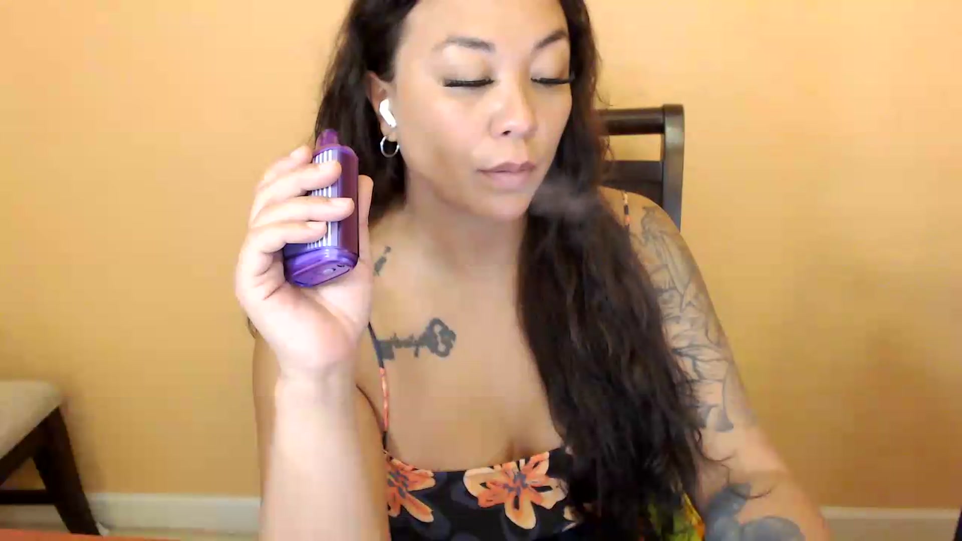 Gallery image thumbnail from MickaylaStar's myfreecams stream on, 05/16/2026, 18:31 image 2 of 20