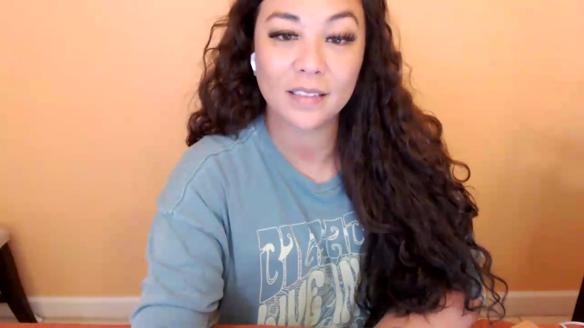 Gallery image thumbnail from MickaylaStar's myfreecams stream on, 05/19/2026, 20:10 image 20 of 20