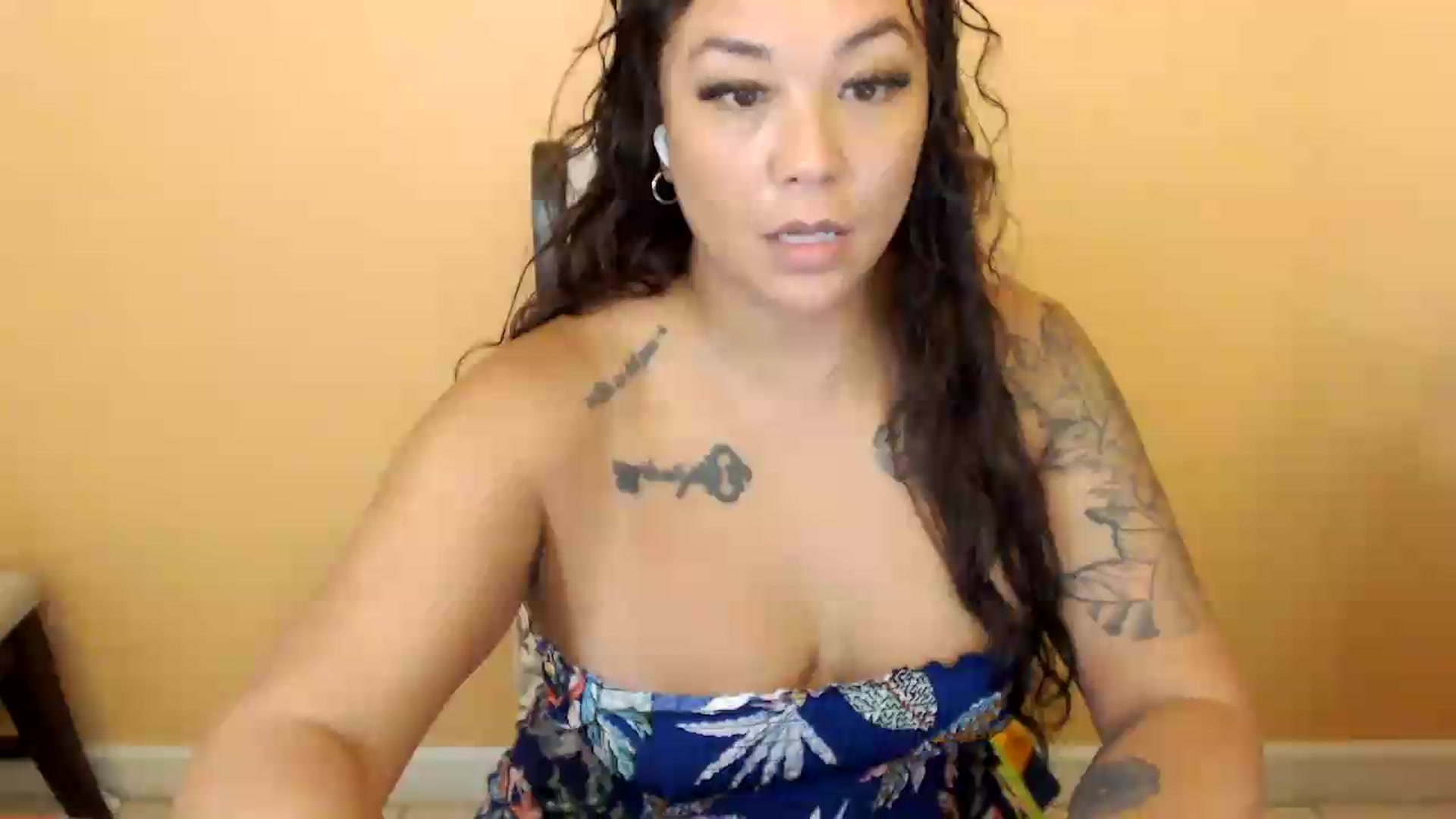 Gallery image thumbnail from MickaylaStar's myfreecams stream on, 05/20/2026, 16:45 image 1 of 20