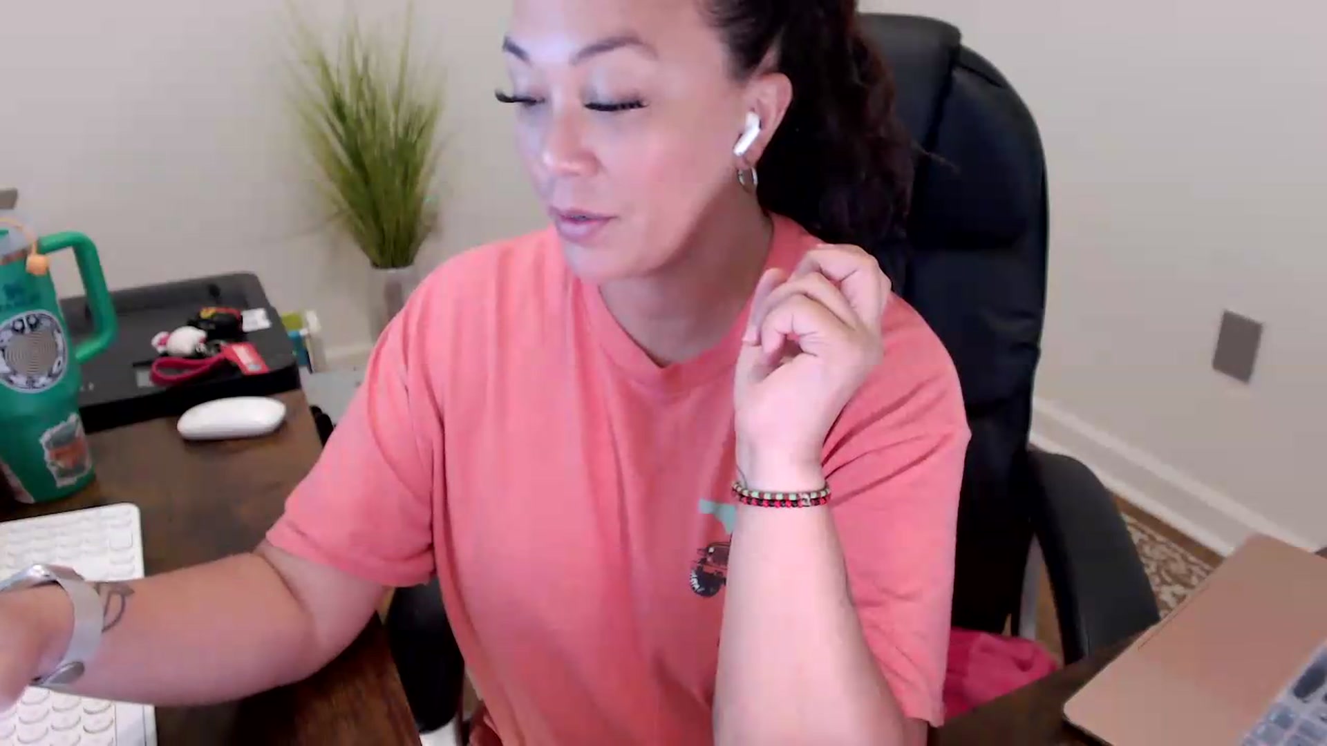 Gallery image thumbnail from MickaylaStar's myfreecams stream on, 05/26/2026, 16:16 image 20 of 20