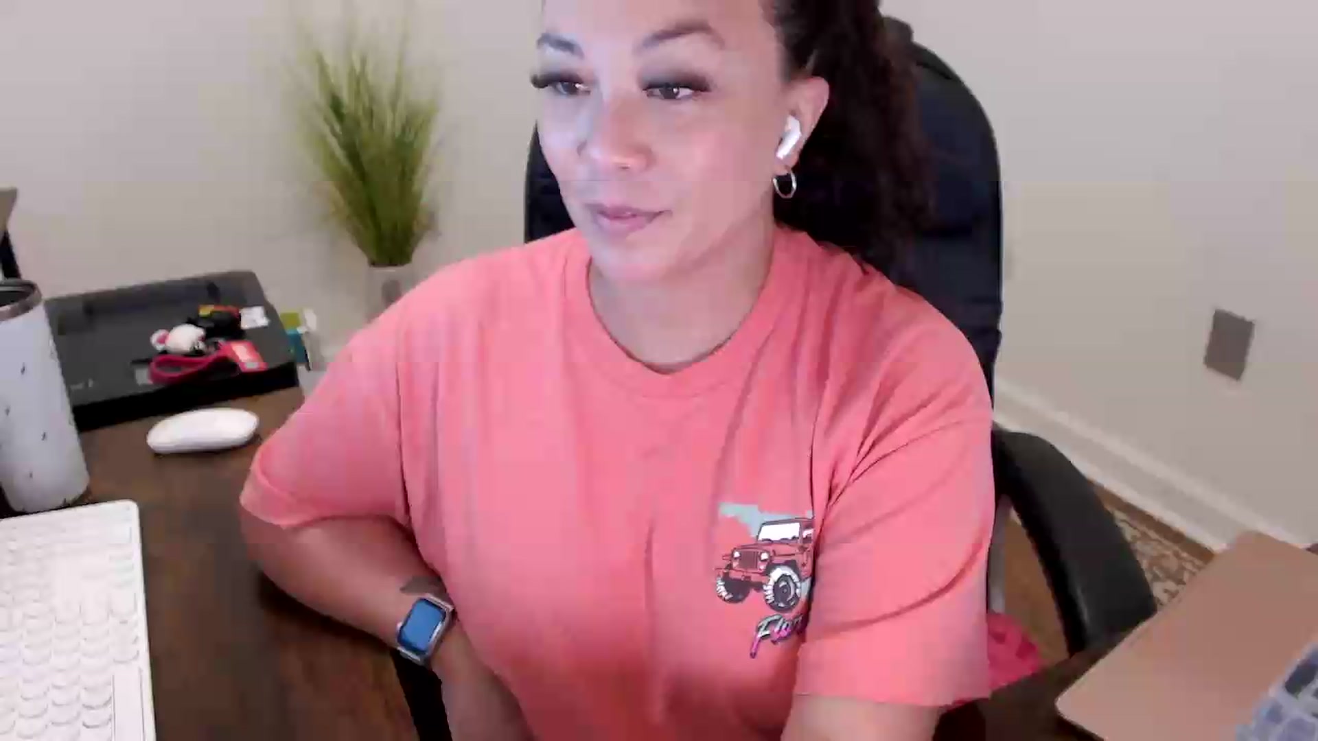 Gallery image thumbnail from MickaylaStar's myfreecams stream on, 05/26/2026, 16:16 image 6 of 20