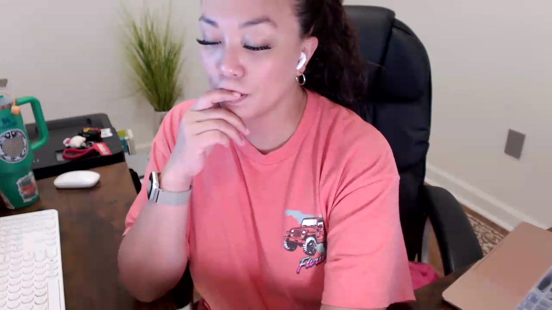 Gallery image thumbnail from MickaylaStar's myfreecams stream on, 05/26/2026, 16:16 image 12 of 20