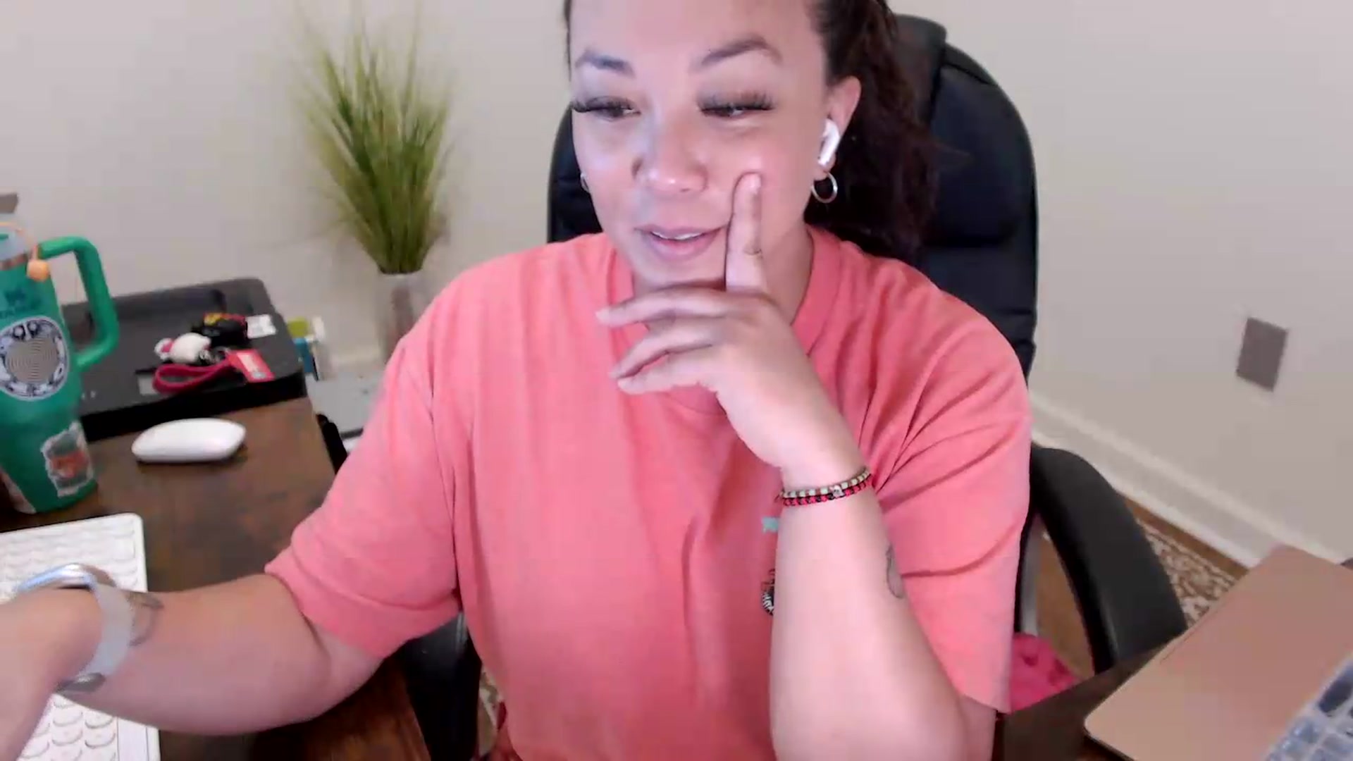 Gallery image thumbnail from MickaylaStar's myfreecams stream on, 05/26/2026, 16:16 image 13 of 20