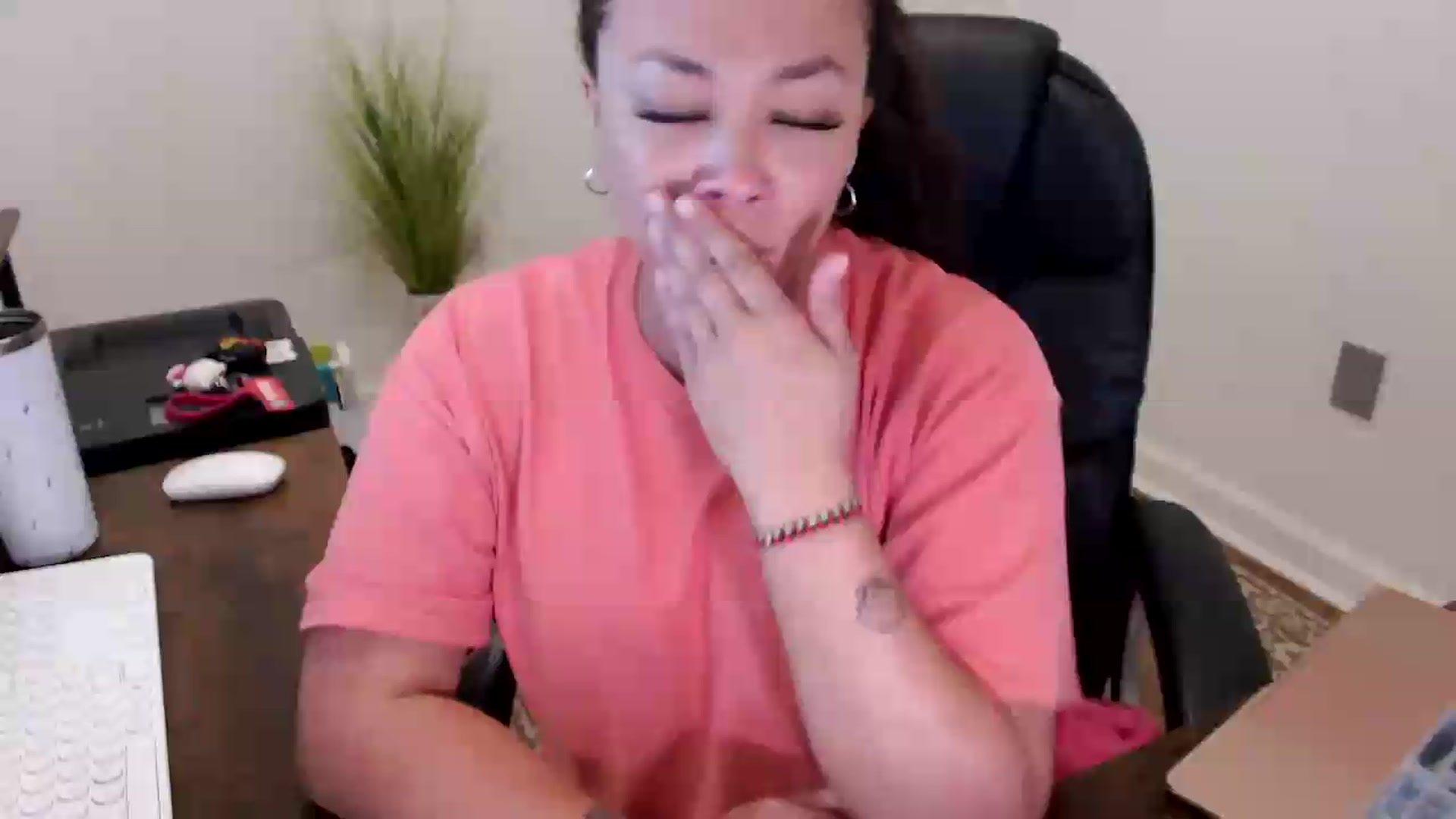 Gallery image thumbnail from MickaylaStar's myfreecams stream on, 05/26/2026, 16:16 image 7 of 20