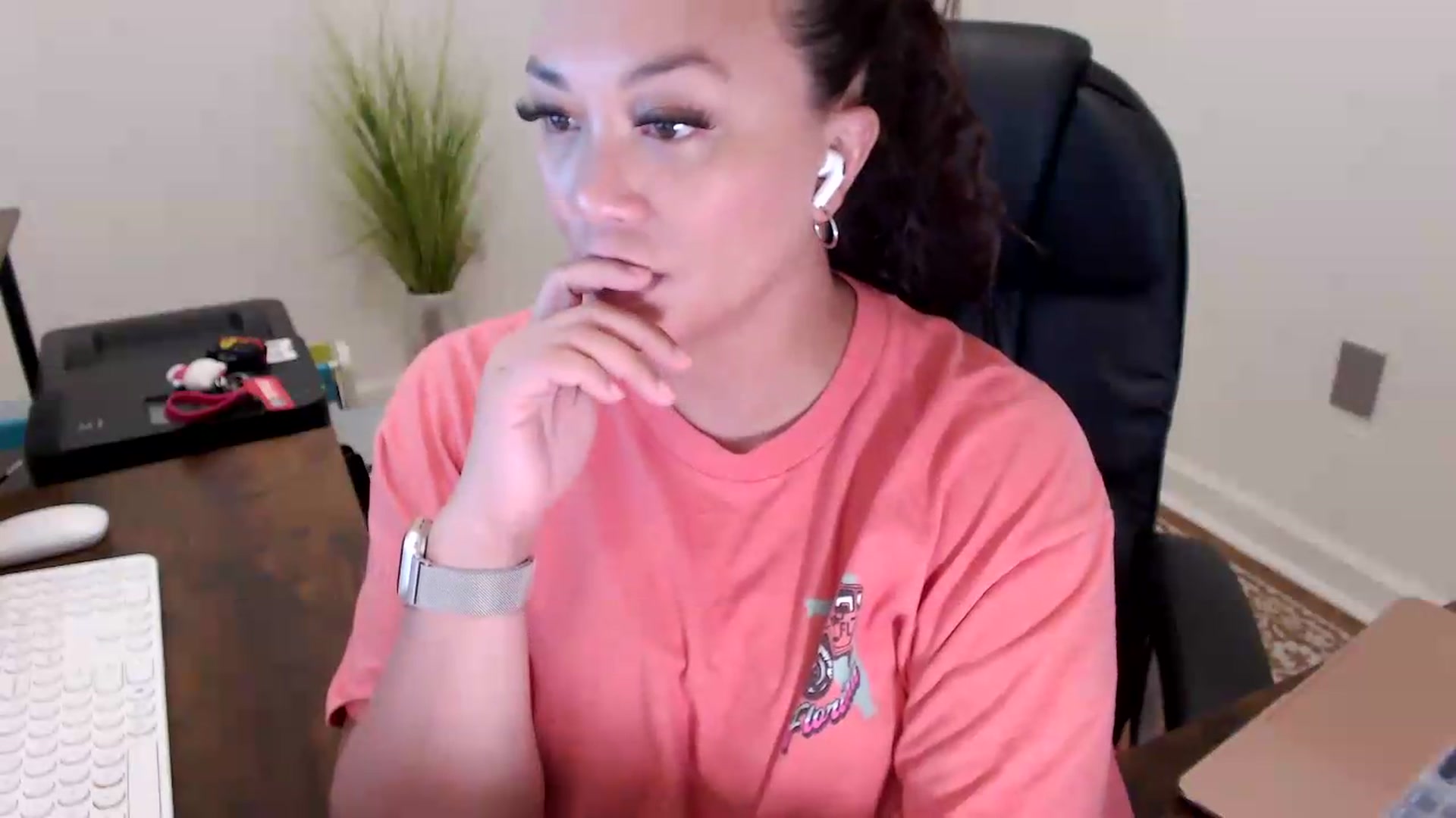 Gallery image thumbnail from MickaylaStar's myfreecams stream on, 05/26/2026, 17:22 image 11 of 20