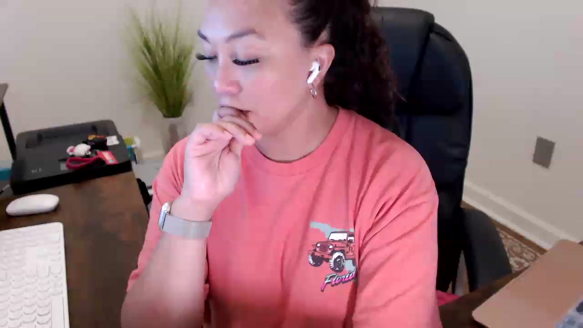 Gallery image thumbnail from MickaylaStar's myfreecams stream on, 05/26/2026, 17:22 image 4 of 20