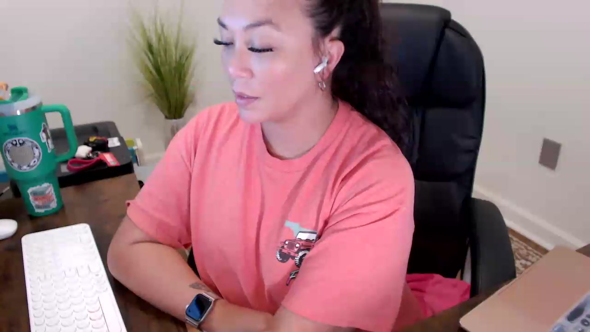 Gallery image thumbnail from MickaylaStar's myfreecams stream on, 05/26/2026, 18:40 image 9 of 20