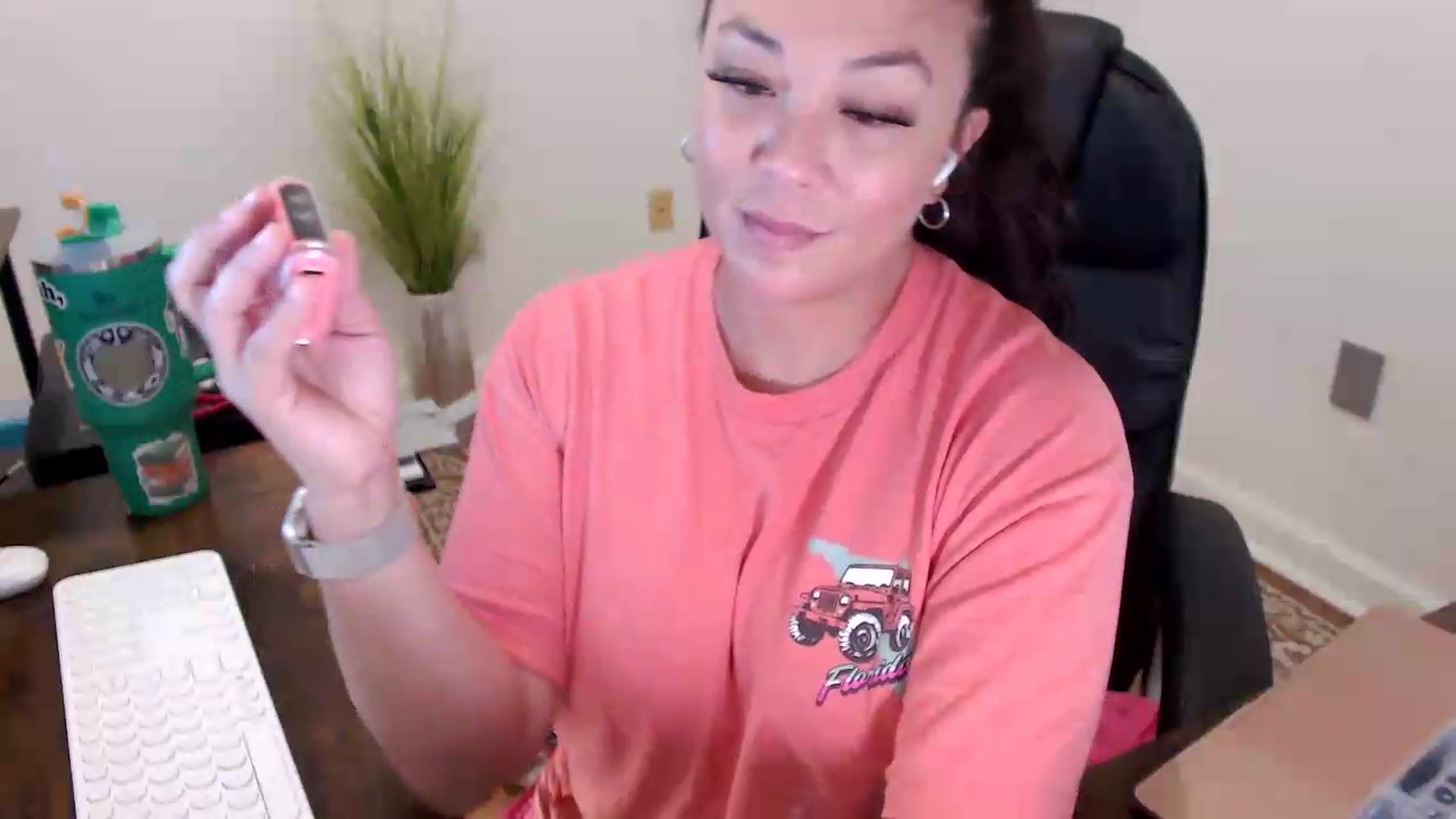 Gallery image thumbnail from MickaylaStar's myfreecams stream on, 05/26/2026, 18:40 image 13 of 20