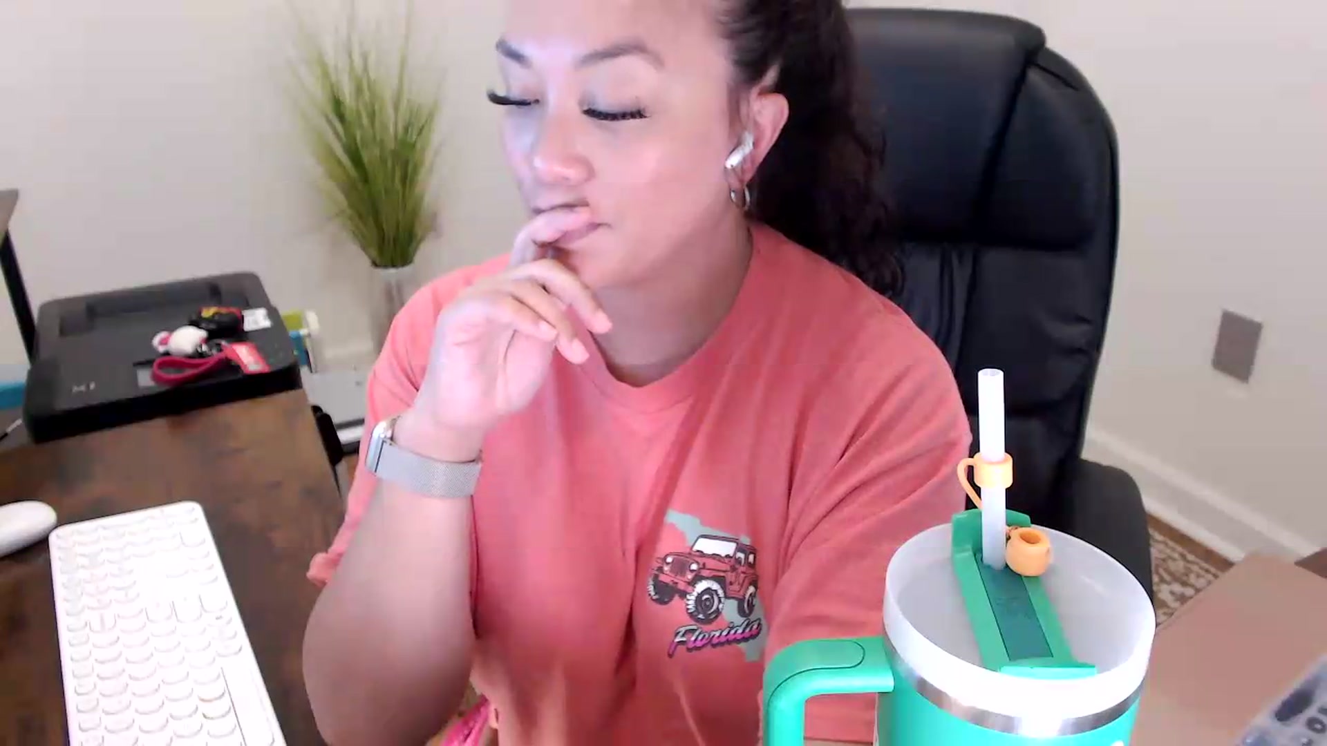 Gallery image thumbnail from MickaylaStar's myfreecams stream on, 05/26/2026, 18:40 image 2 of 20