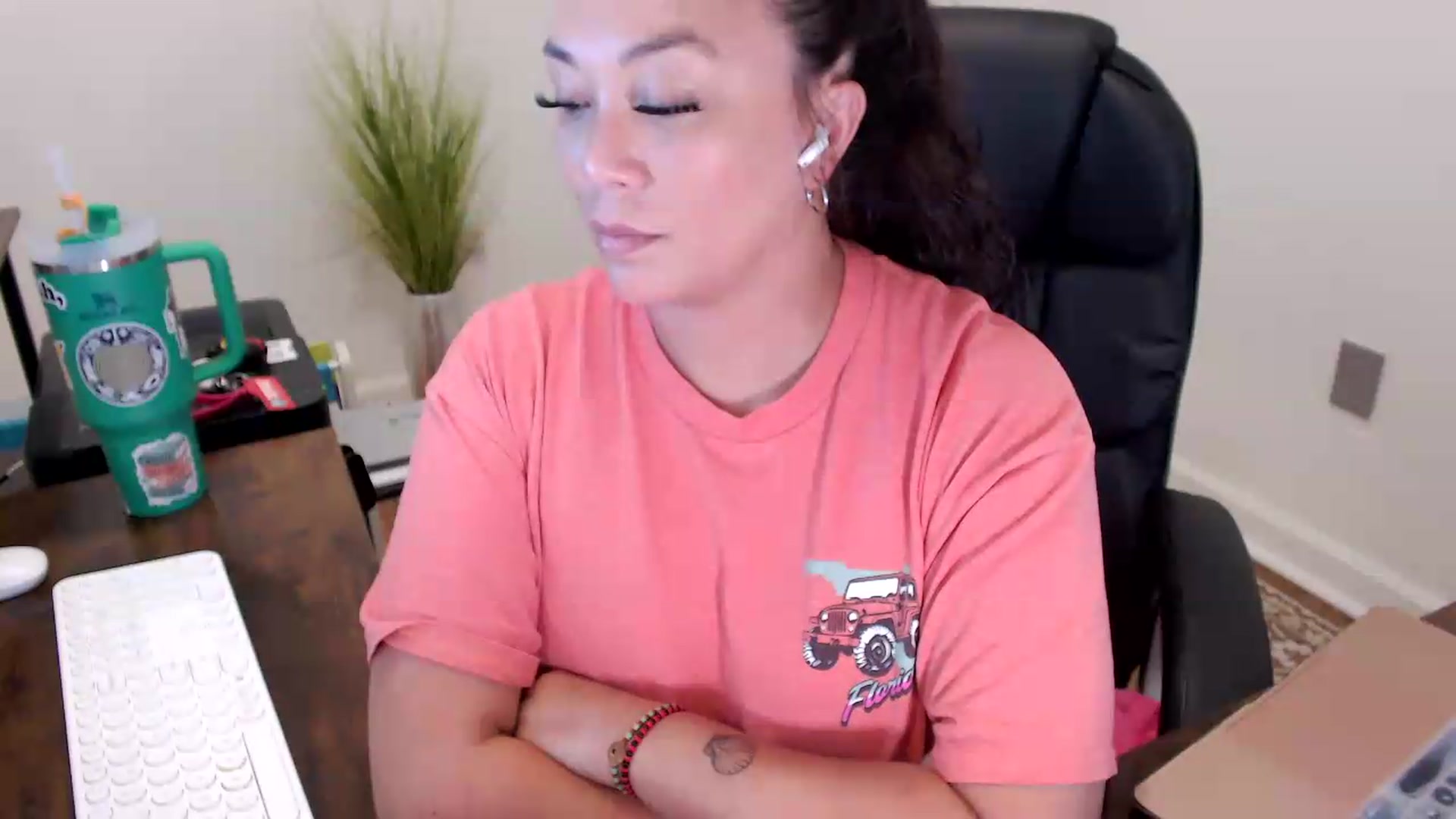 Gallery image thumbnail from MickaylaStar's myfreecams stream on, 05/26/2026, 18:40 image 14 of 20