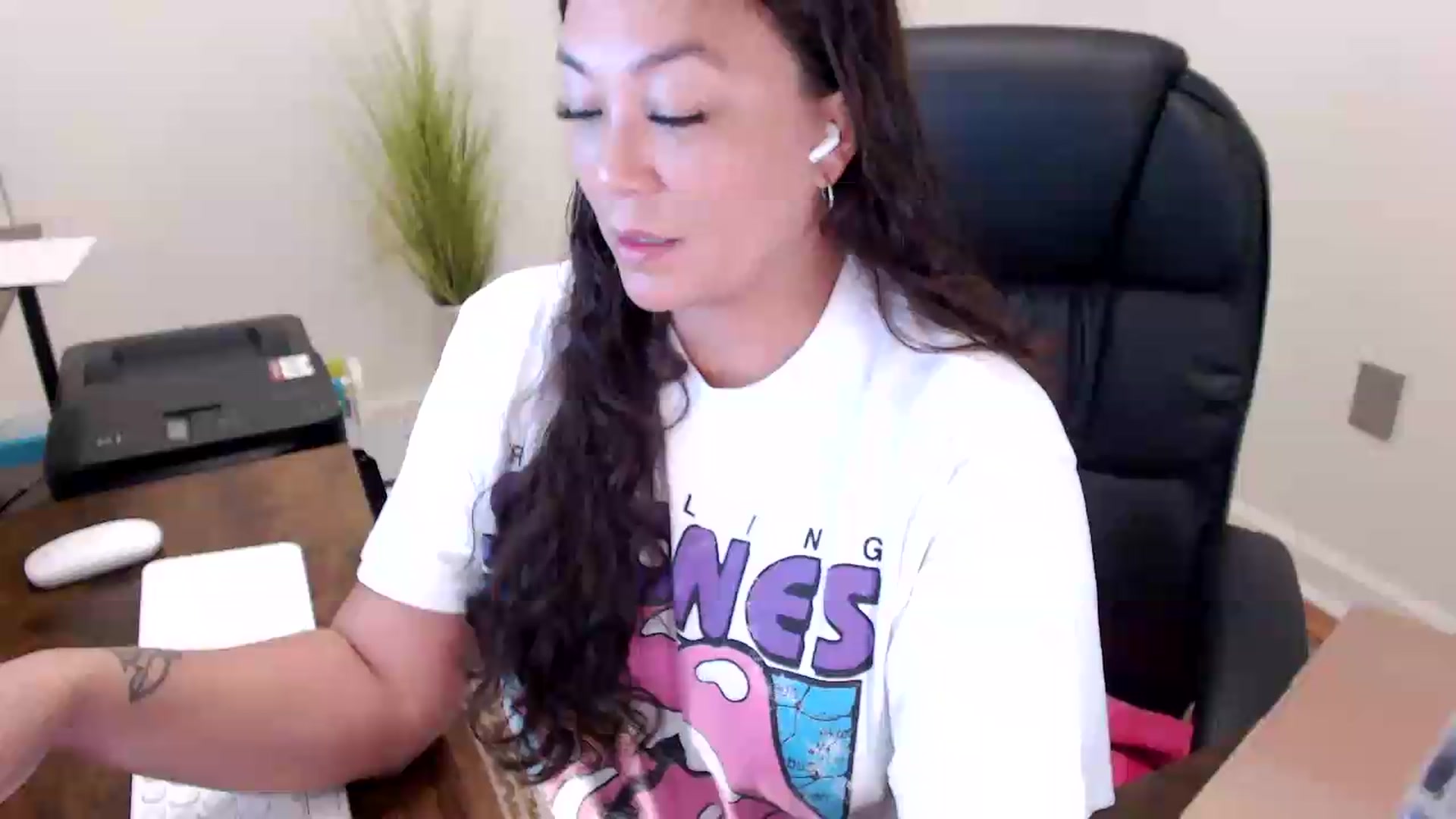 Gallery image thumbnail from MickaylaStar's myfreecams stream on, 05/27/2026, 15:51 image 8 of 20