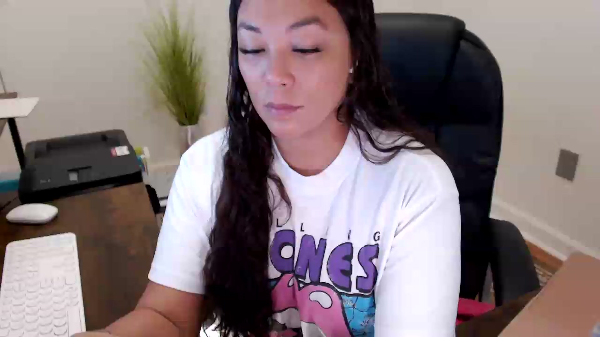 Gallery image thumbnail from MickaylaStar's myfreecams stream on, 05/27/2026, 15:51 image 1 of 20
