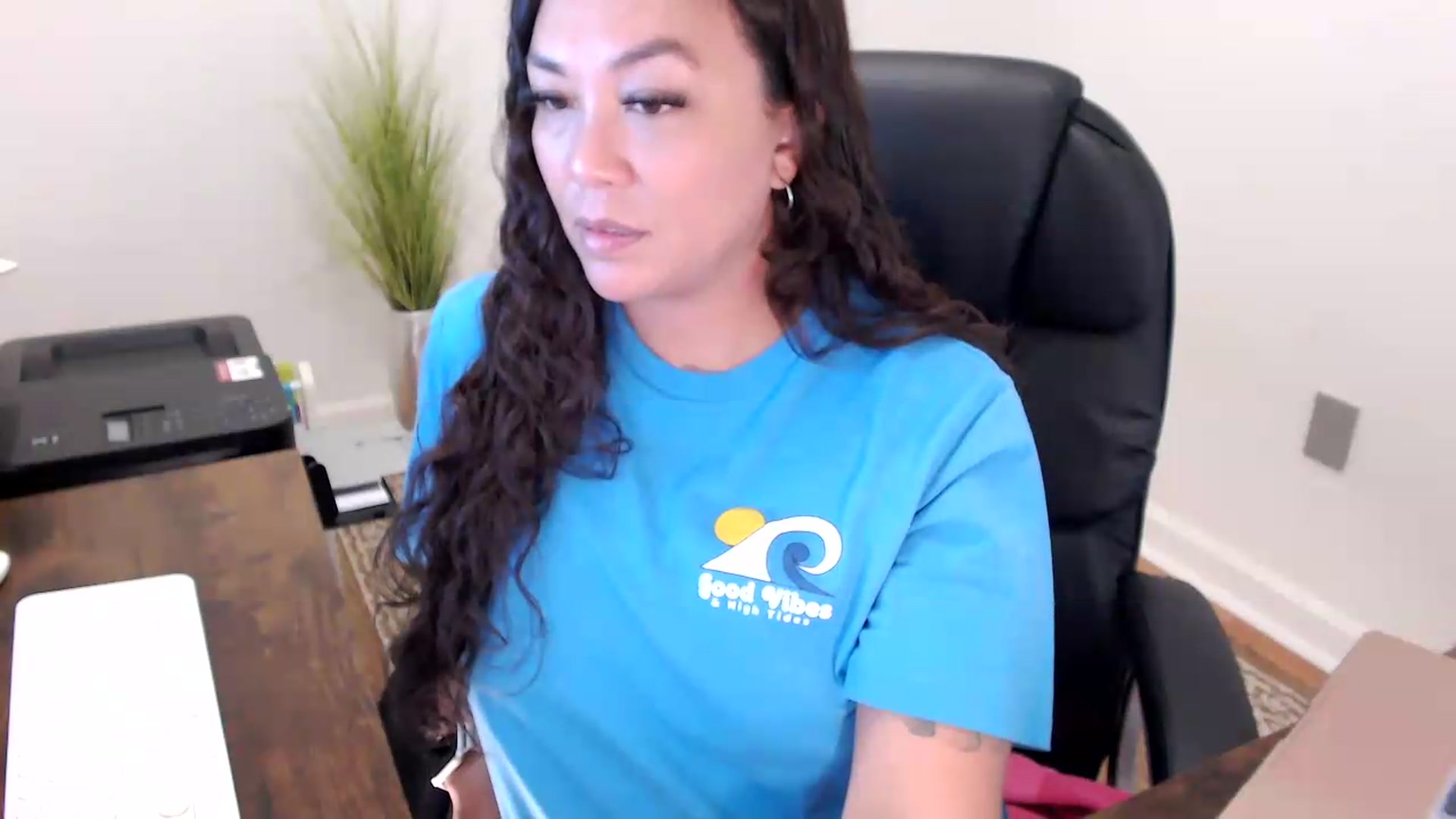 Gallery image thumbnail from MickaylaStar's myfreecams stream on, 05/28/2026, 15:42 image 18 of 20