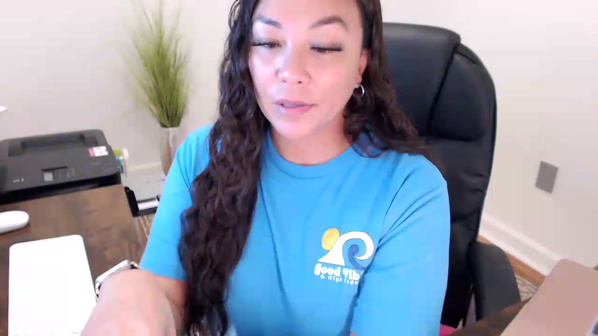 Gallery image thumbnail from MickaylaStar's myfreecams stream on, 05/28/2026, 15:42 image 10 of 20