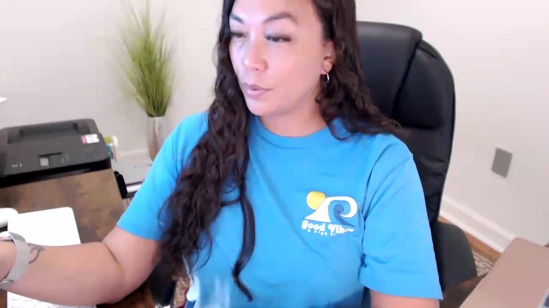 Gallery image thumbnail from MickaylaStar's myfreecams stream on, 05/28/2026, 15:42 image 4 of 20