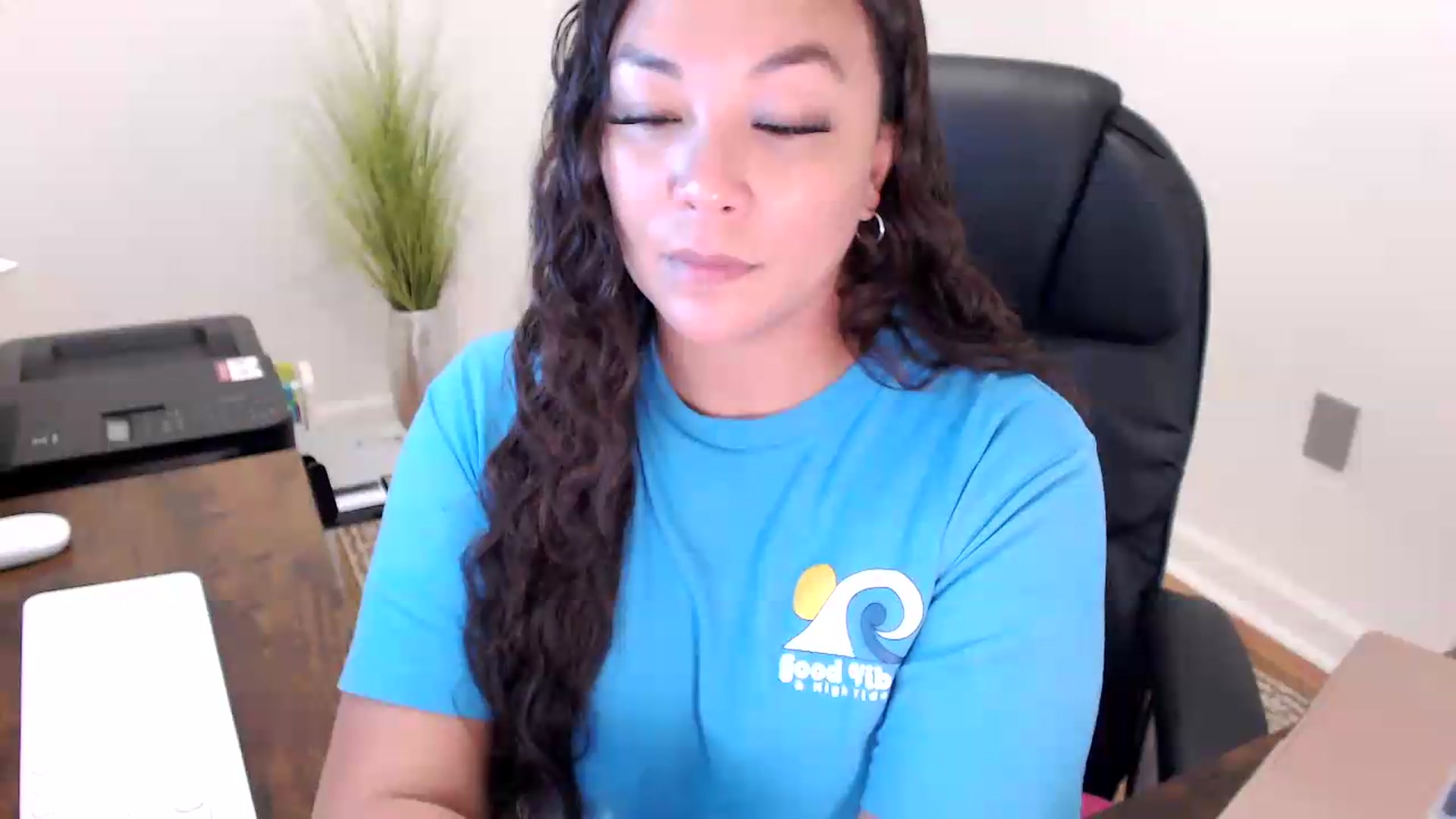 Gallery image thumbnail from MickaylaStar's myfreecams stream on, 05/28/2026, 15:42 image 11 of 20