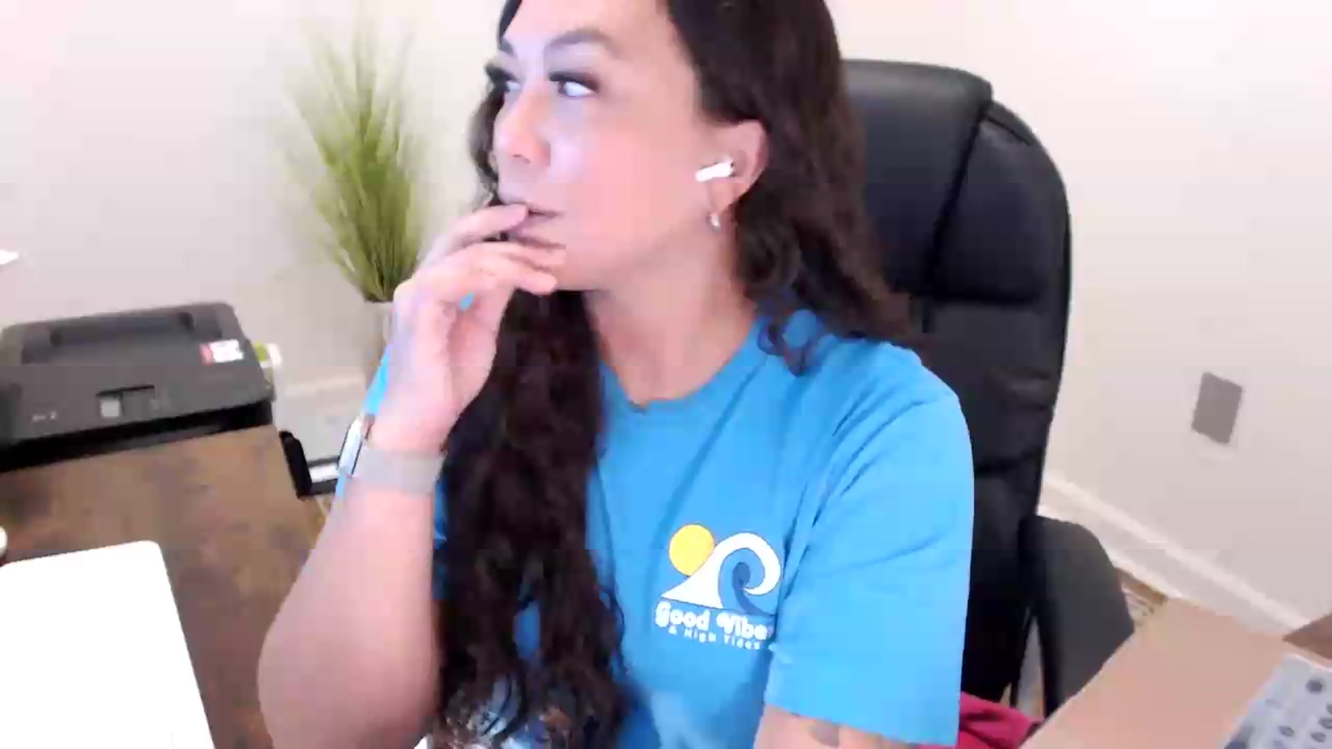 Gallery image thumbnail from MickaylaStar's myfreecams stream on, 05/28/2026, 17:55 image 13 of 20