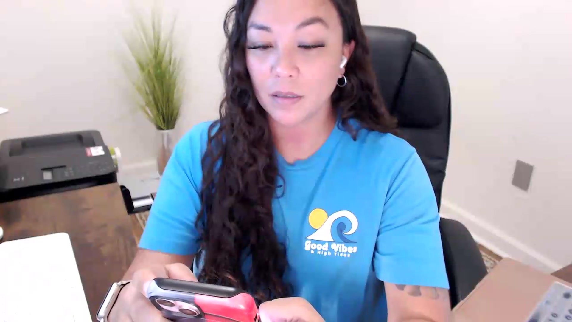 Gallery image thumbnail from MickaylaStar's myfreecams stream on, 05/28/2026, 17:55 image 10 of 20