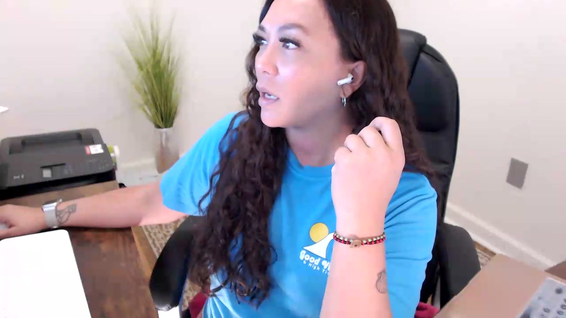 Gallery image thumbnail from MickaylaStar's myfreecams stream on, 05/28/2026, 17:55 image 20 of 20