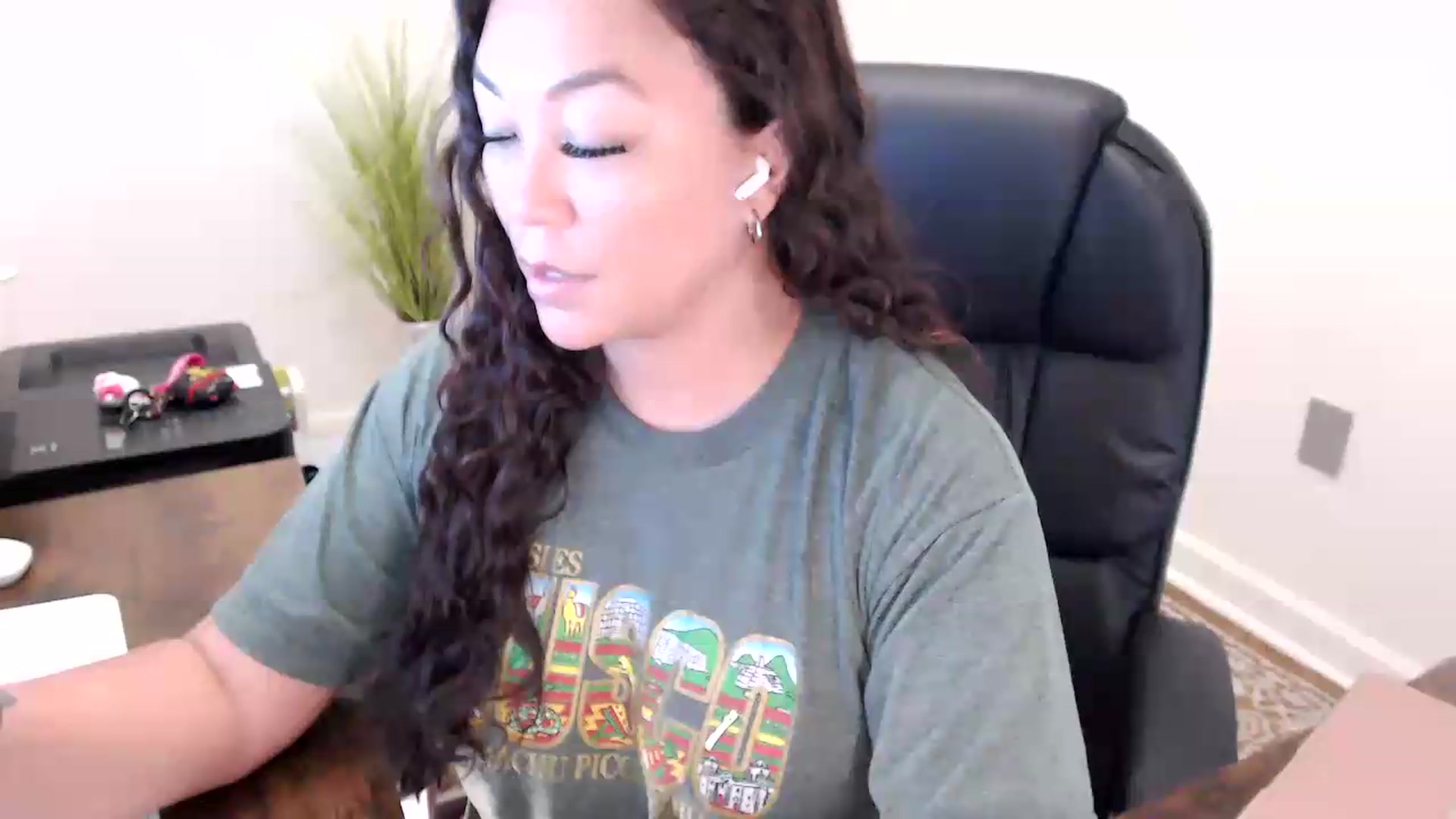 Gallery image thumbnail from MickaylaStar's myfreecams stream on, 05/29/2026, 15:05 image 7 of 20