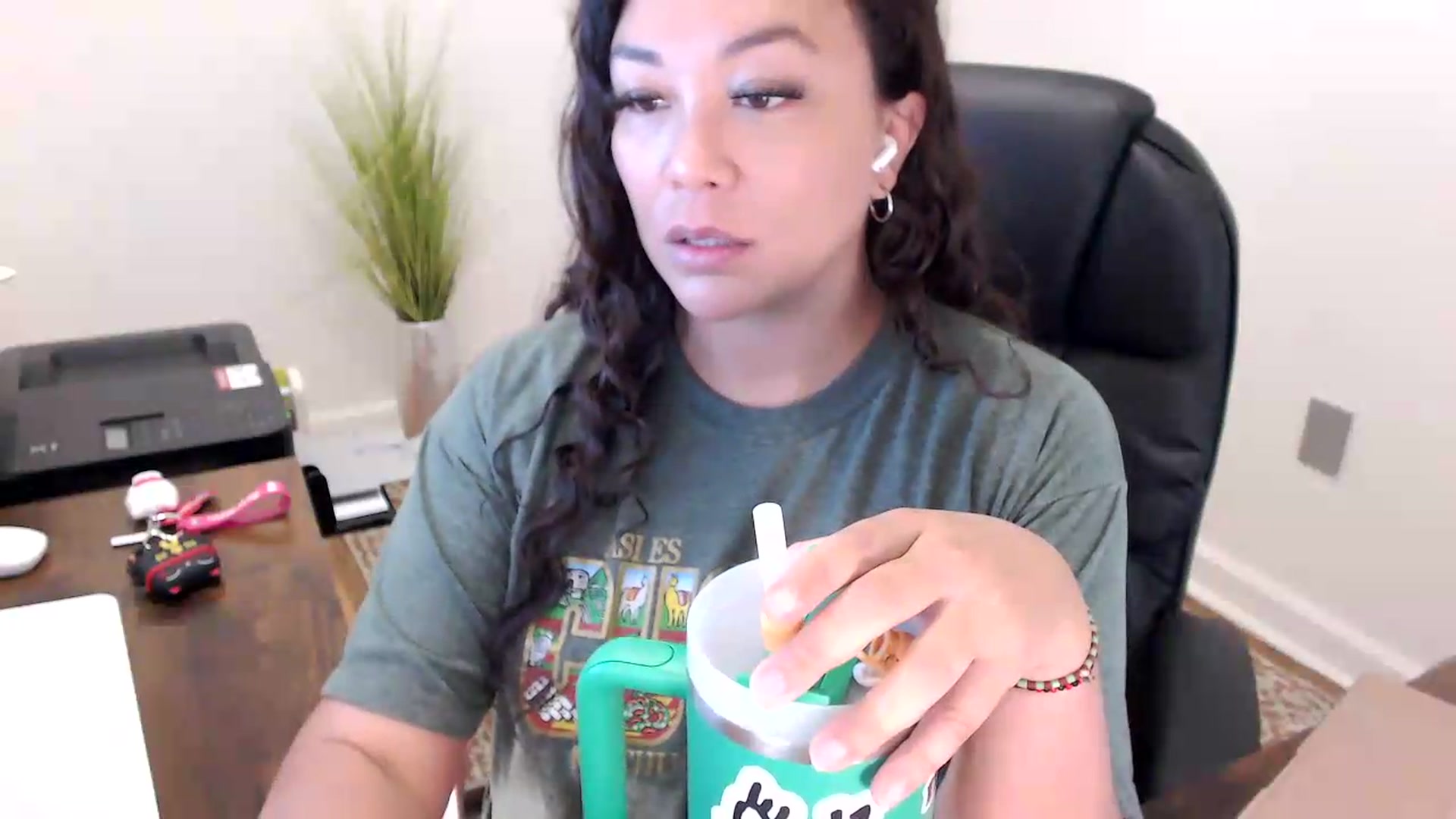 Gallery image thumbnail from MickaylaStar's myfreecams stream on, 05/29/2026, 15:05 image 16 of 20