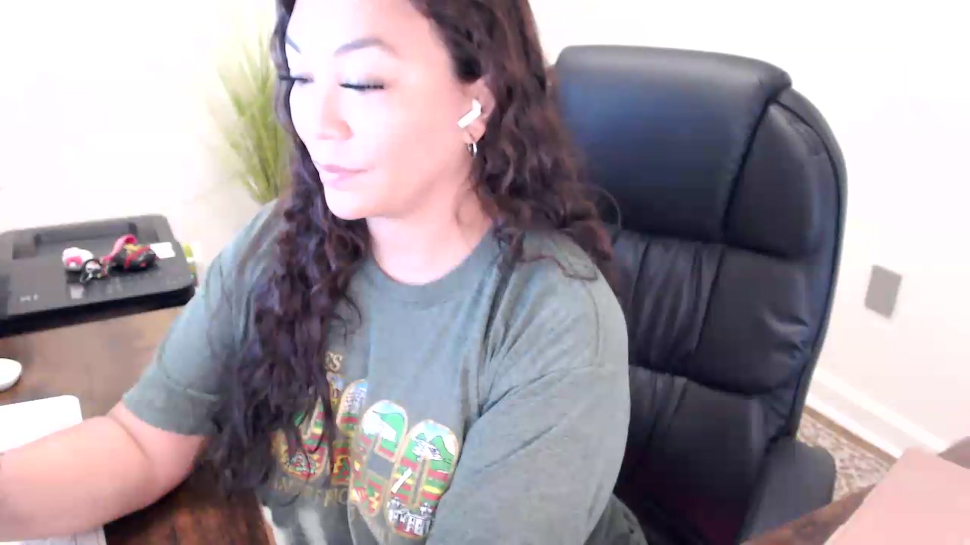 Gallery image thumbnail from MickaylaStar's myfreecams stream on, 05/29/2026, 15:05 image 5 of 20