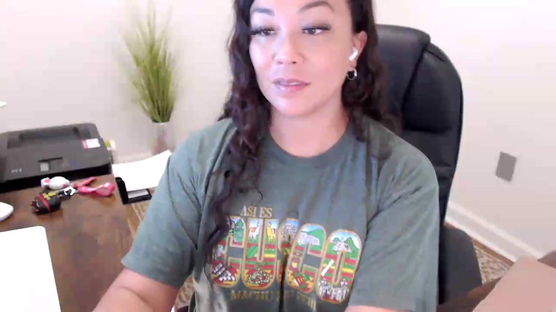 Gallery image thumbnail from MickaylaStar's myfreecams stream on, 05/29/2026, 15:05 image 19 of 20