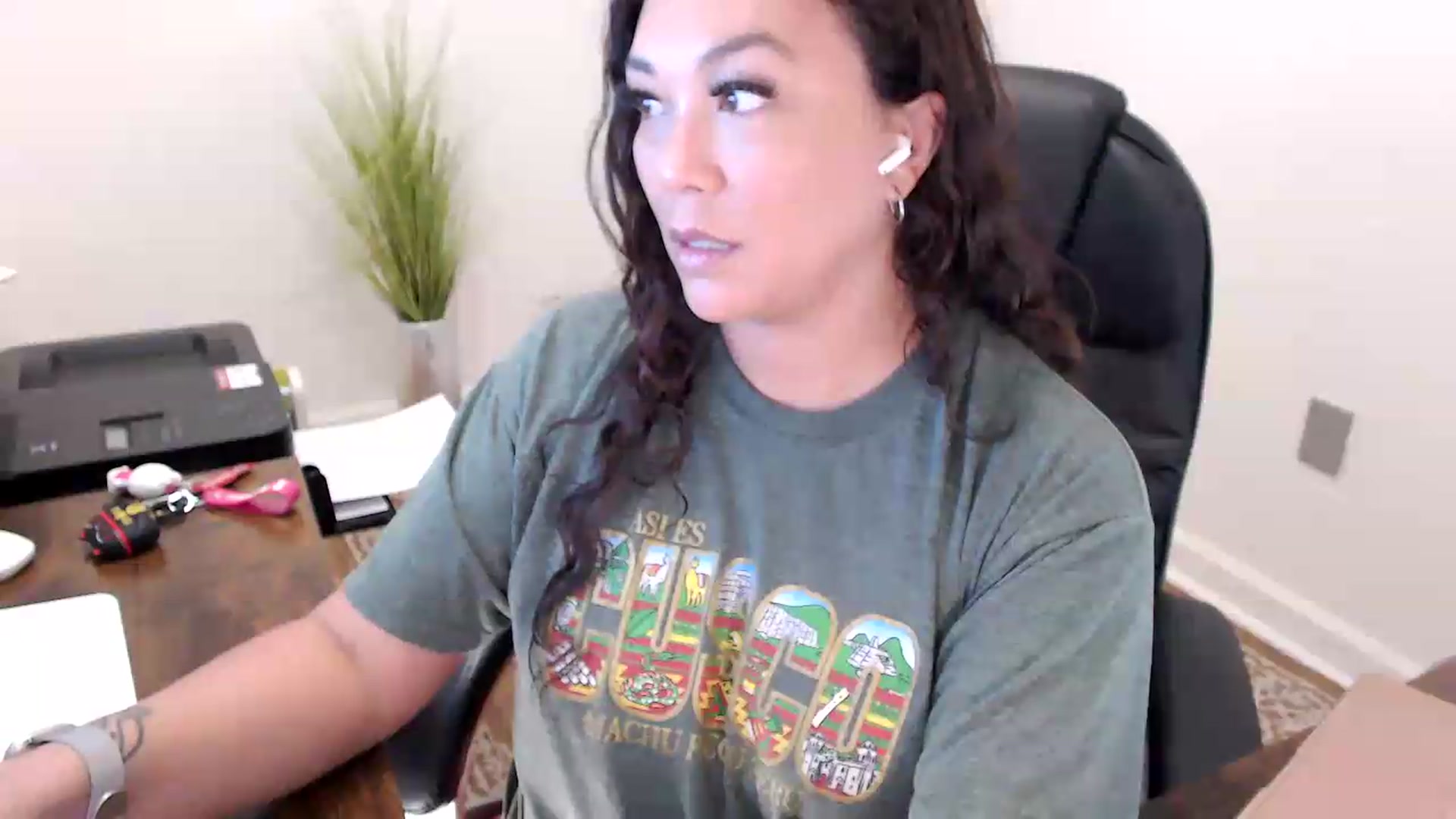 Gallery image thumbnail from MickaylaStar's myfreecams stream on, 05/29/2026, 15:05 image 20 of 20