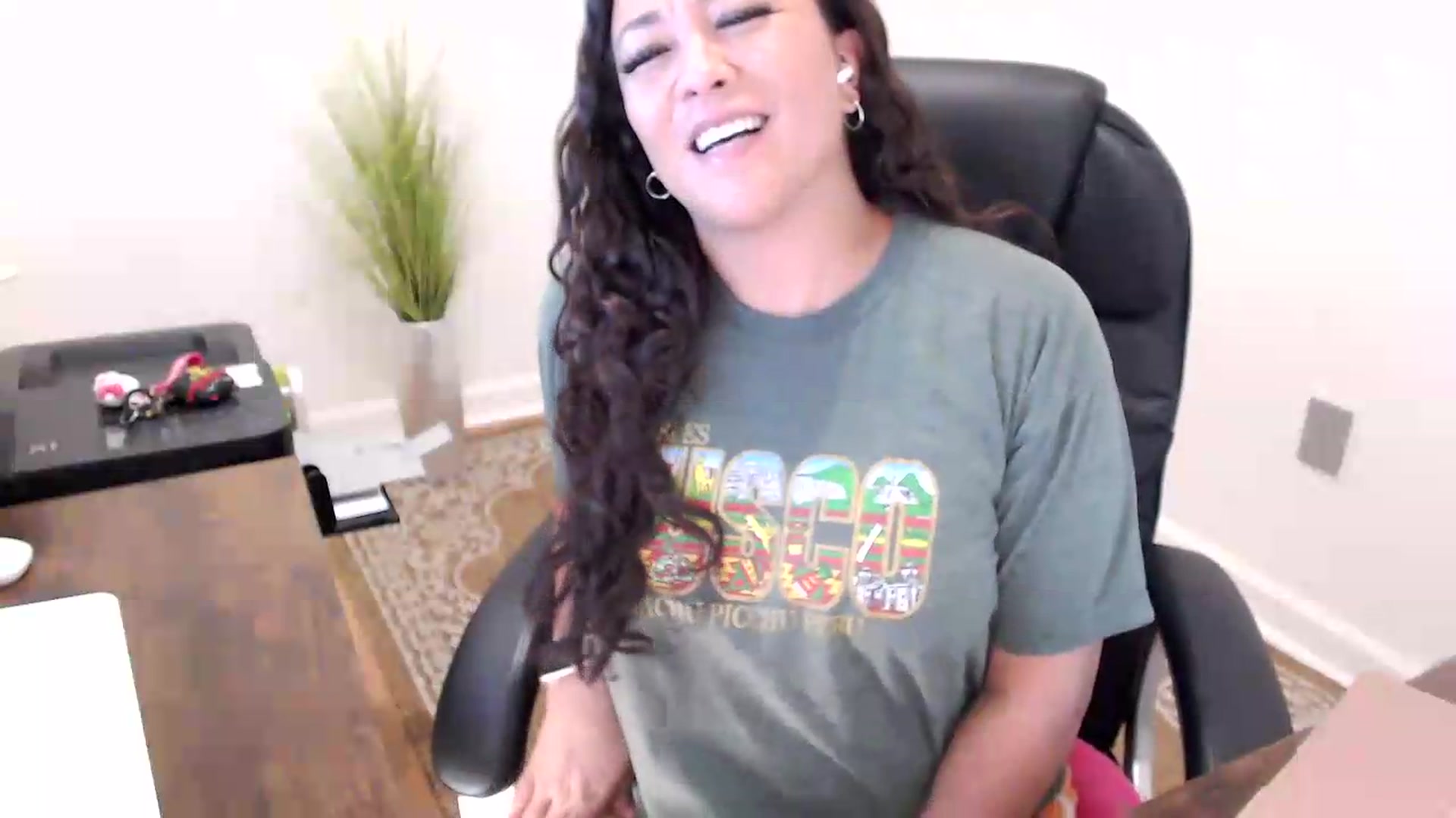 Gallery image thumbnail from MickaylaStar's myfreecams stream on, 05/29/2026, 15:05 image 8 of 20