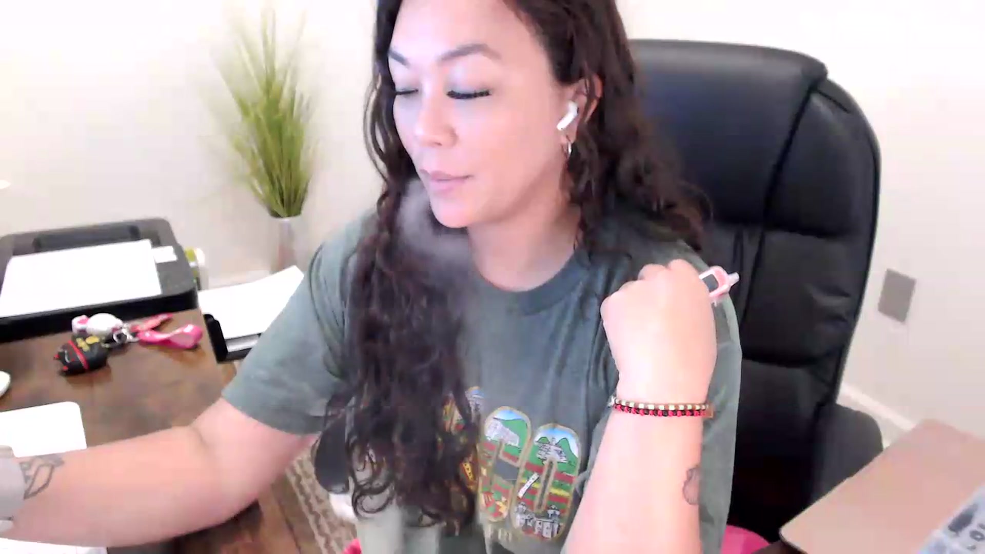 Gallery image thumbnail from MickaylaStar's myfreecams stream on, 05/29/2026, 15:26 image 9 of 20