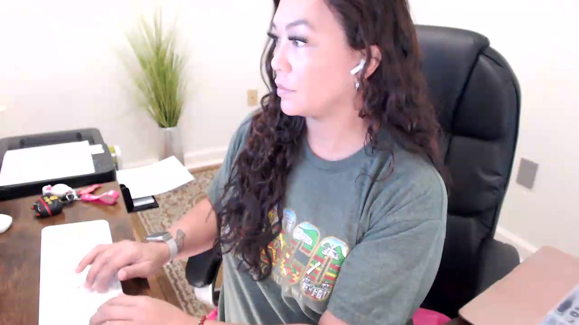 Gallery image thumbnail from MickaylaStar's myfreecams stream on, 05/29/2026, 15:26 image 19 of 20