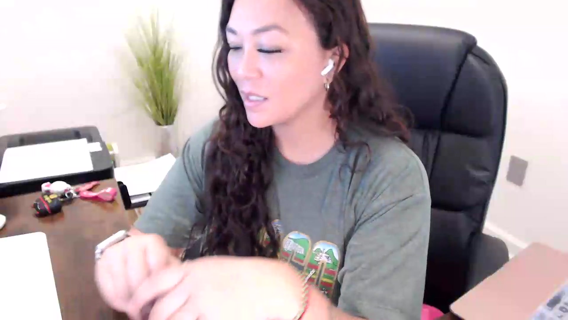 Gallery image thumbnail from MickaylaStar's myfreecams stream on, 05/29/2026, 15:26 image 8 of 20