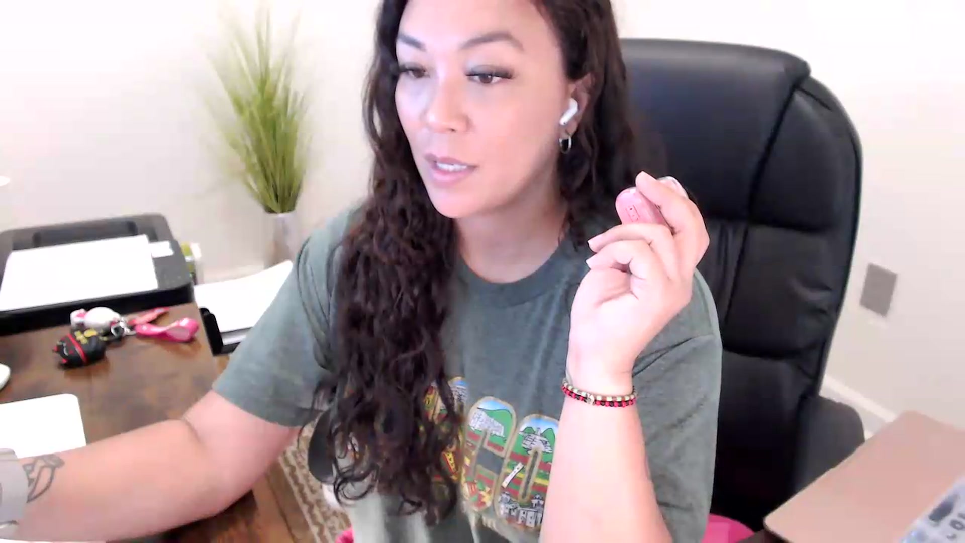 Gallery image thumbnail from MickaylaStar's myfreecams stream on, 05/29/2026, 15:26 image 12 of 20