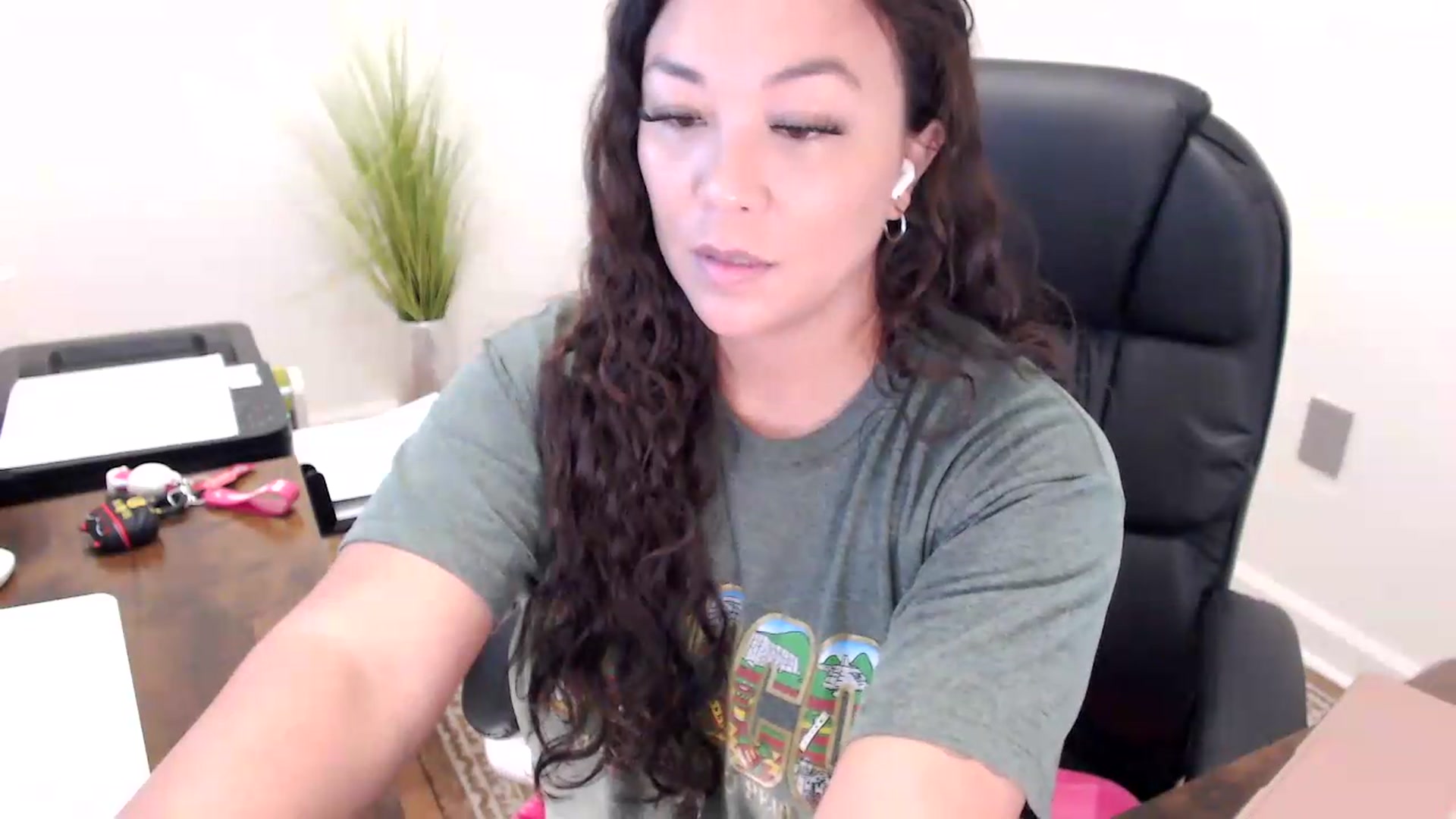 Gallery image thumbnail from MickaylaStar's myfreecams stream on, 05/29/2026, 15:26 image 4 of 20