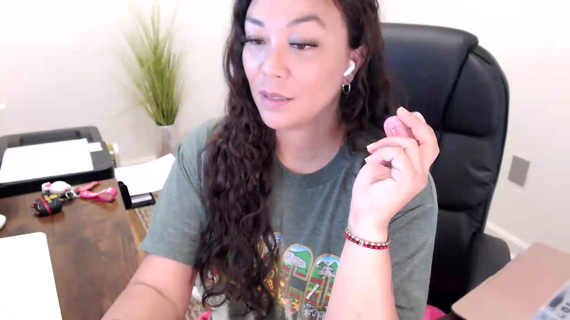 Gallery image thumbnail from MickaylaStar's myfreecams stream on, 05/29/2026, 15:26 image 13 of 20