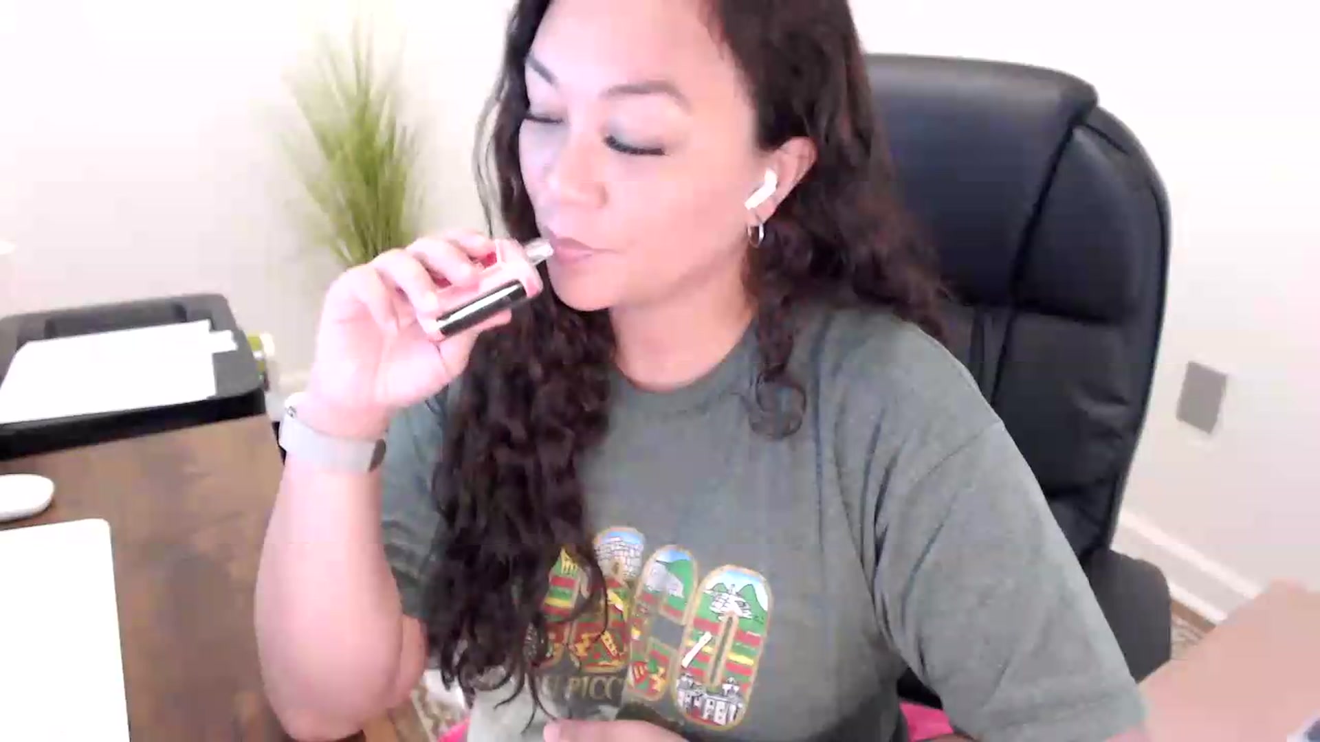 Gallery image thumbnail from MickaylaStar's myfreecams stream on, 05/29/2026, 16:18 image 19 of 20